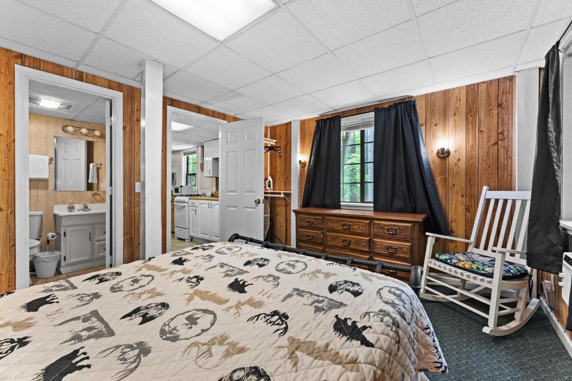 Cascades Inn photo 37