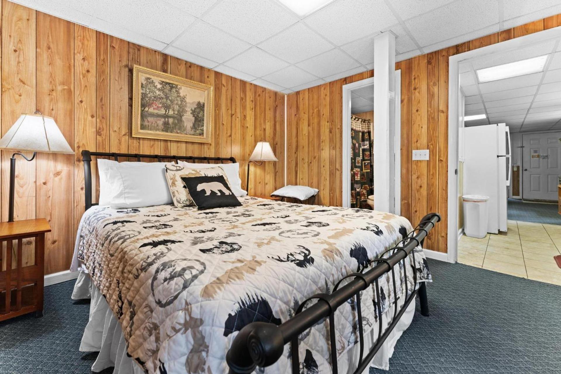 Cascades Inn photo 36