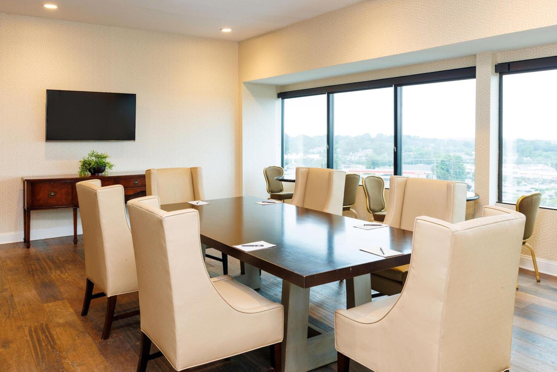 Hilton Greenville photo 44