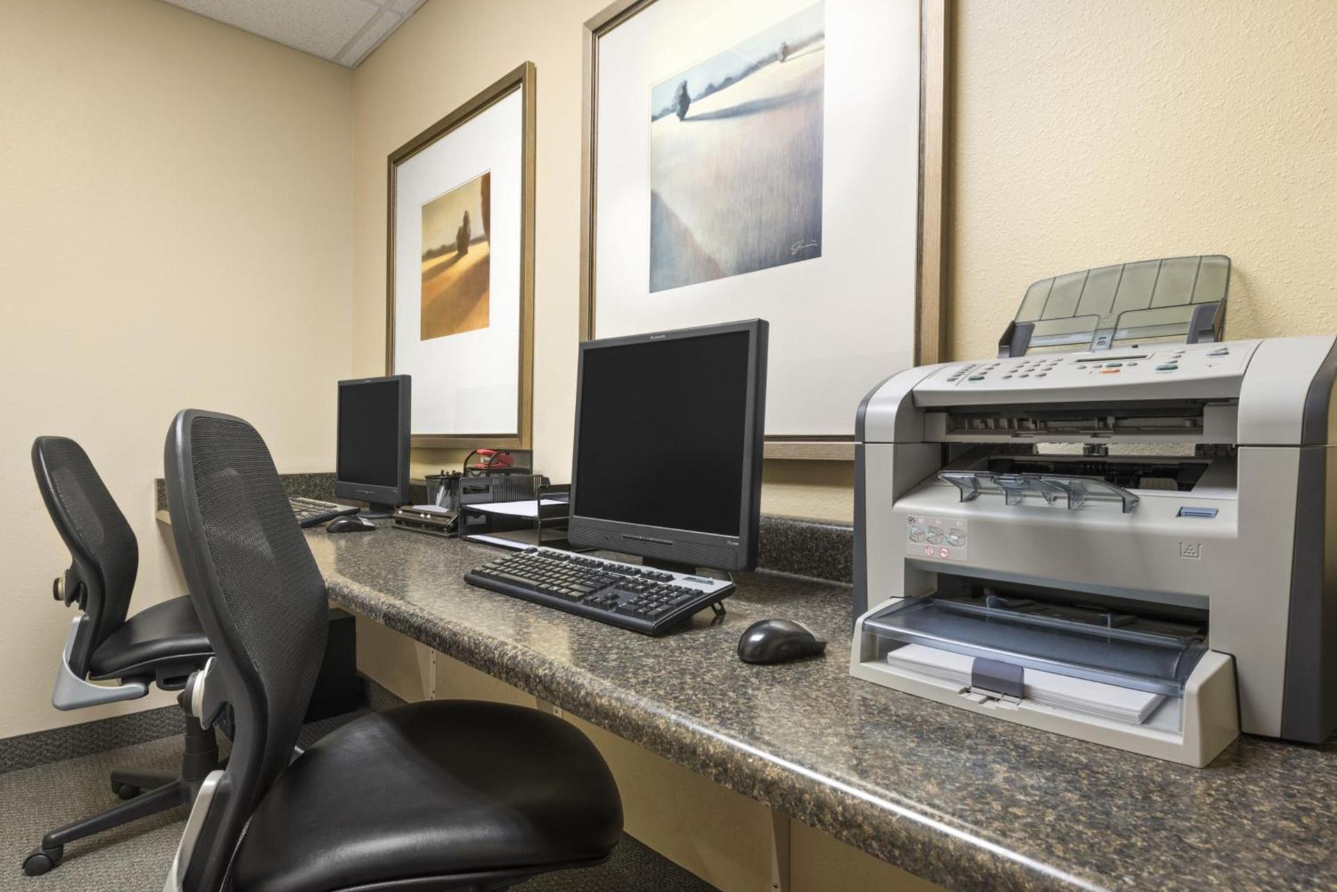 Country Inn & Suites by Radisson, Peoria North, IL photo 30