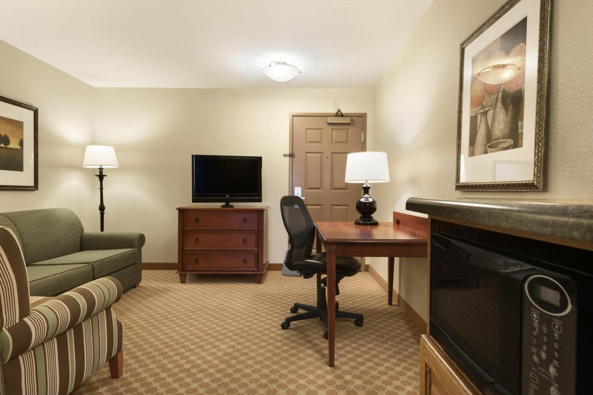 Country Inn & Suites by Radisson, Peoria North, IL photo 25