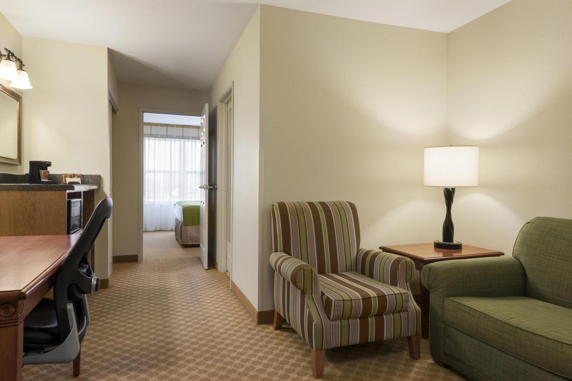 Country Inn & Suites by Radisson, Peoria North, IL photo 24