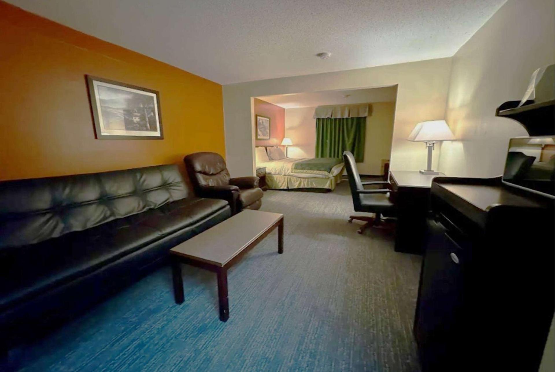 Baymont by Wyndham Mason photo 18