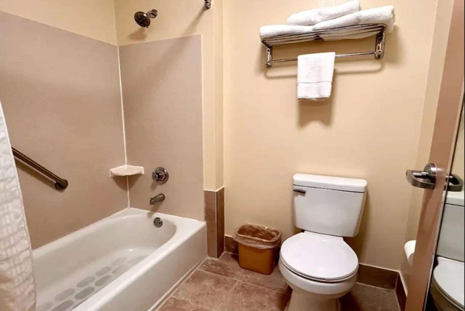 Baymont by Wyndham Mason photo 9