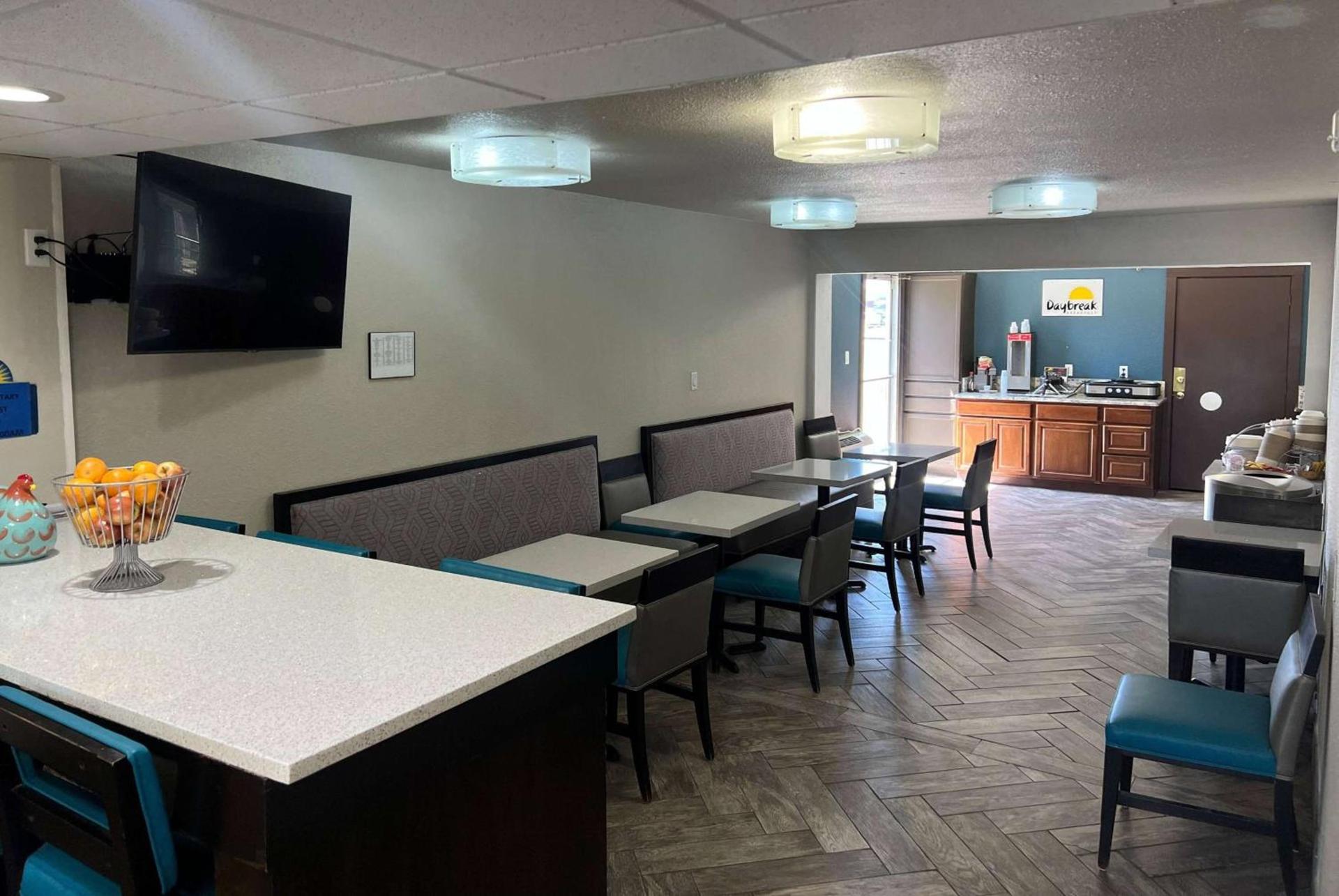 Days Inn by Wyndham Dalhart photo 8