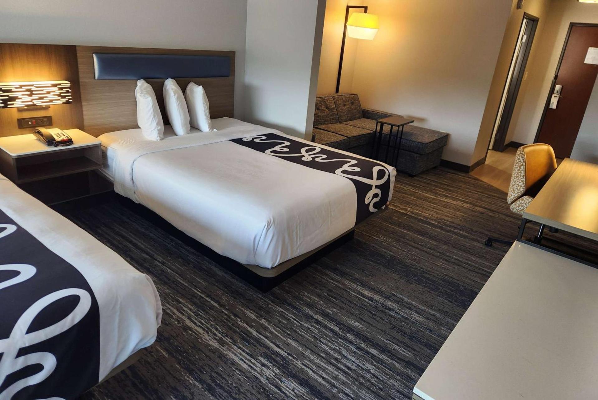 La Quinta by Wyndham Warner Robins - Robins AFB photo 14