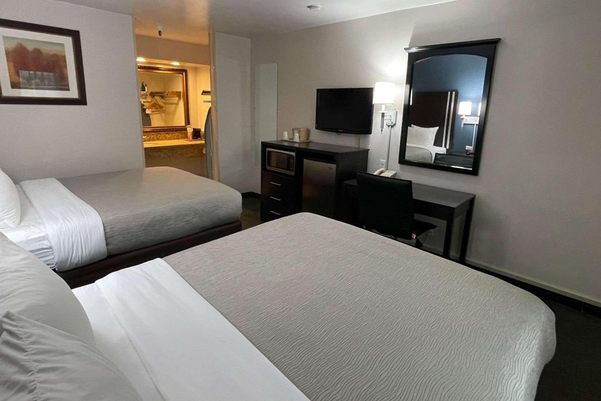 Quality Inn Ontario Airport Convention Center photo 8