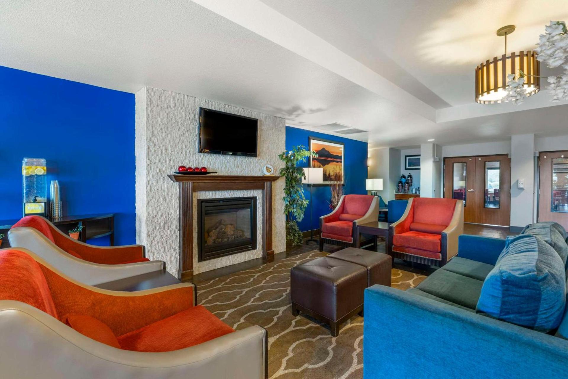 Comfort Suites Redding - Shasta Lake photo 6