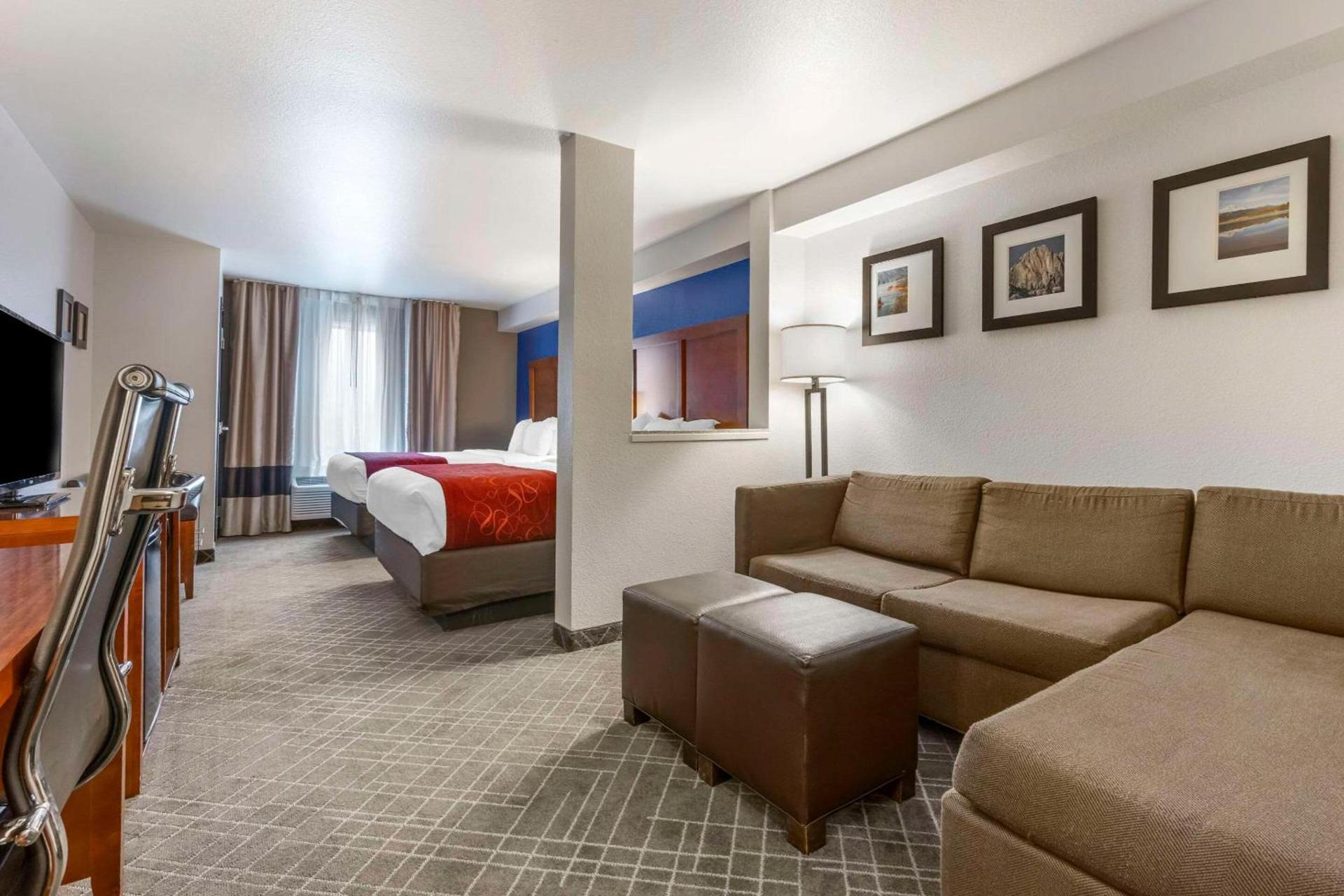 Comfort Suites Redding - Shasta Lake photo 18