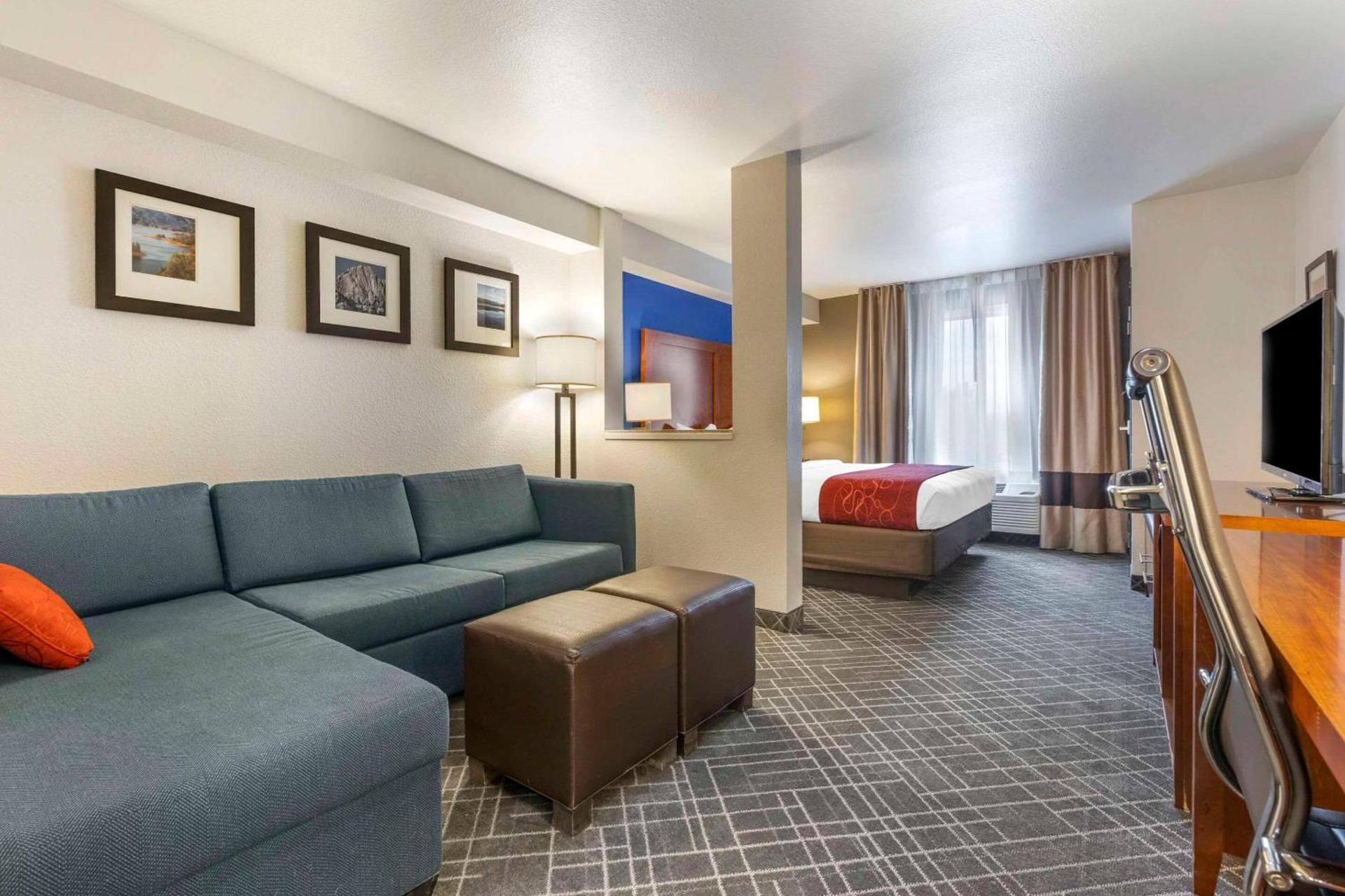 Comfort Suites Redding - Shasta Lake photo 22
