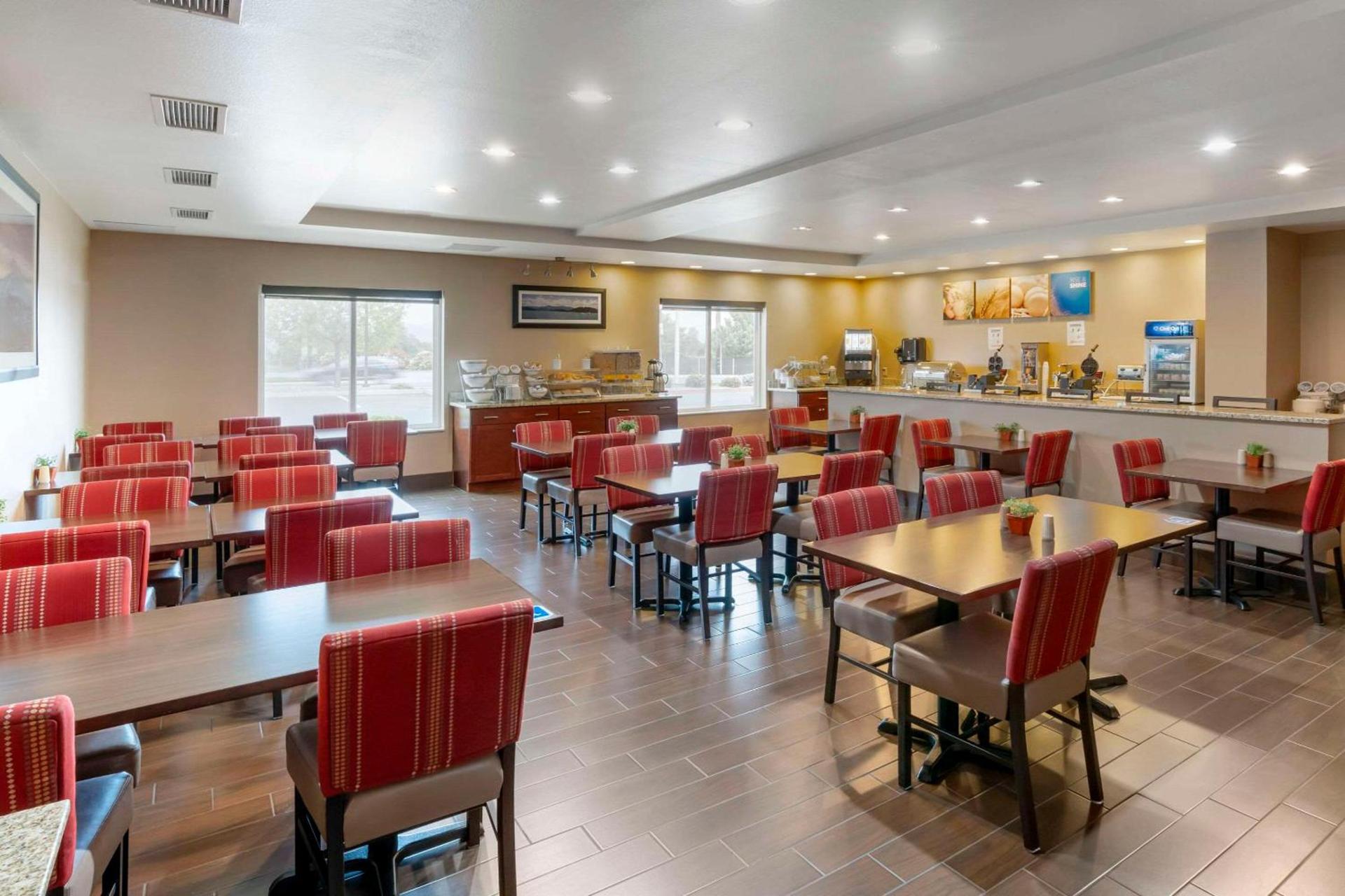 Comfort Suites Redding - Shasta Lake photo 28