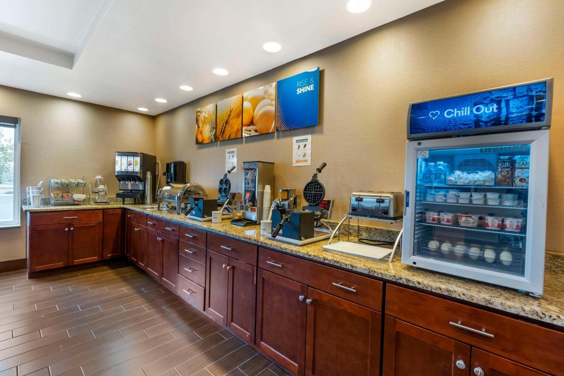 Comfort Suites Redding - Shasta Lake photo 27