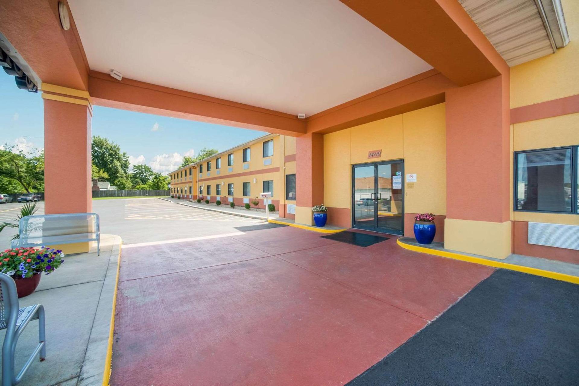 Quality Inn O'Fallon IL - St Louis photo 15