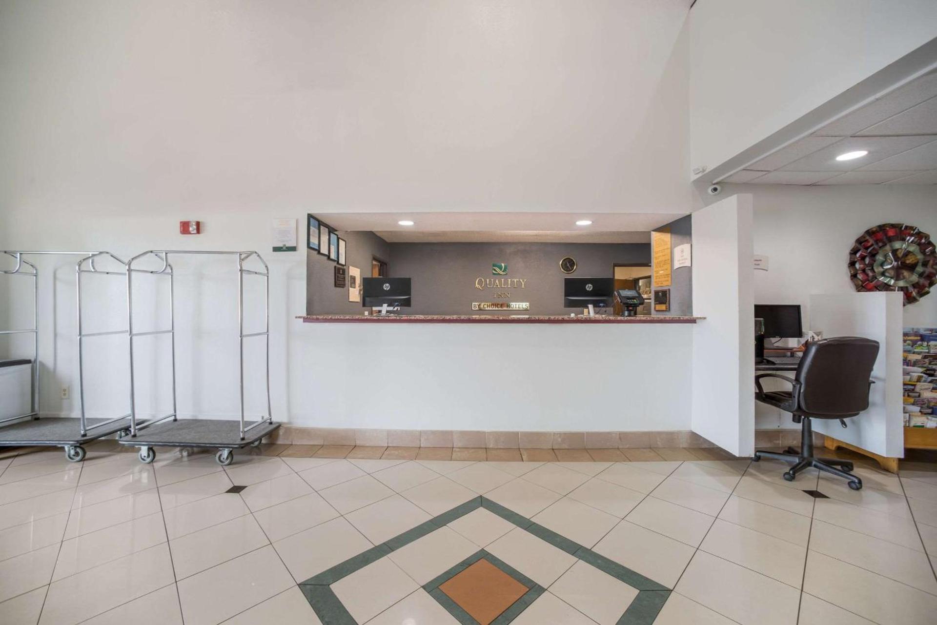 Quality Inn O'Fallon IL - St Louis photo 2