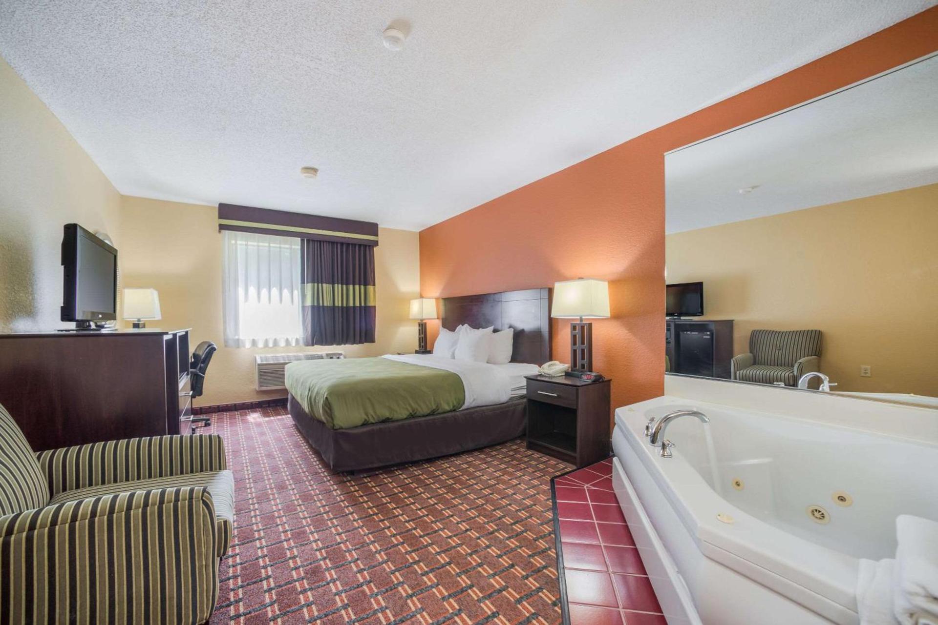 Quality Inn O'Fallon IL - St Louis photo 20