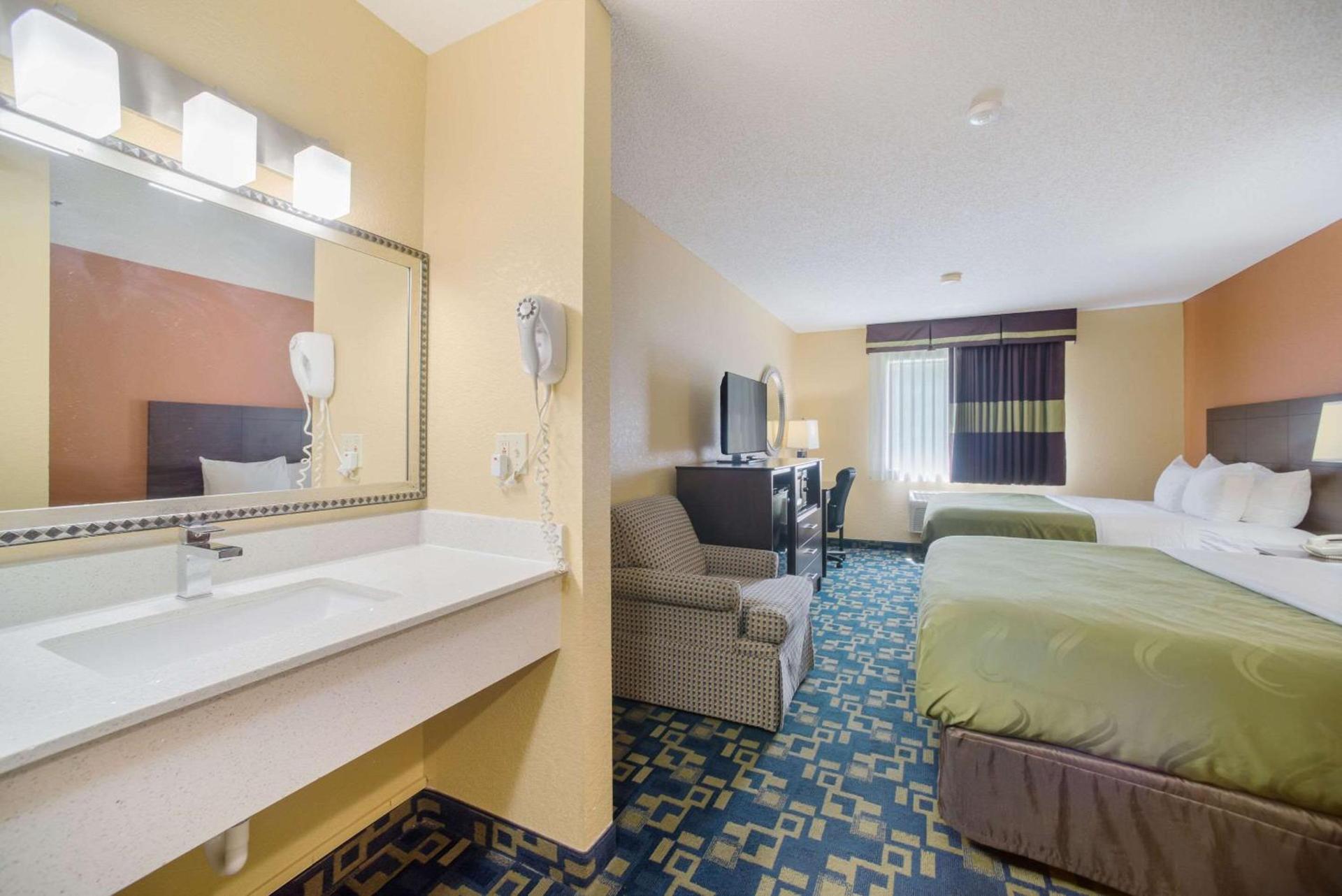 Quality Inn O'Fallon IL - St Louis photo 29