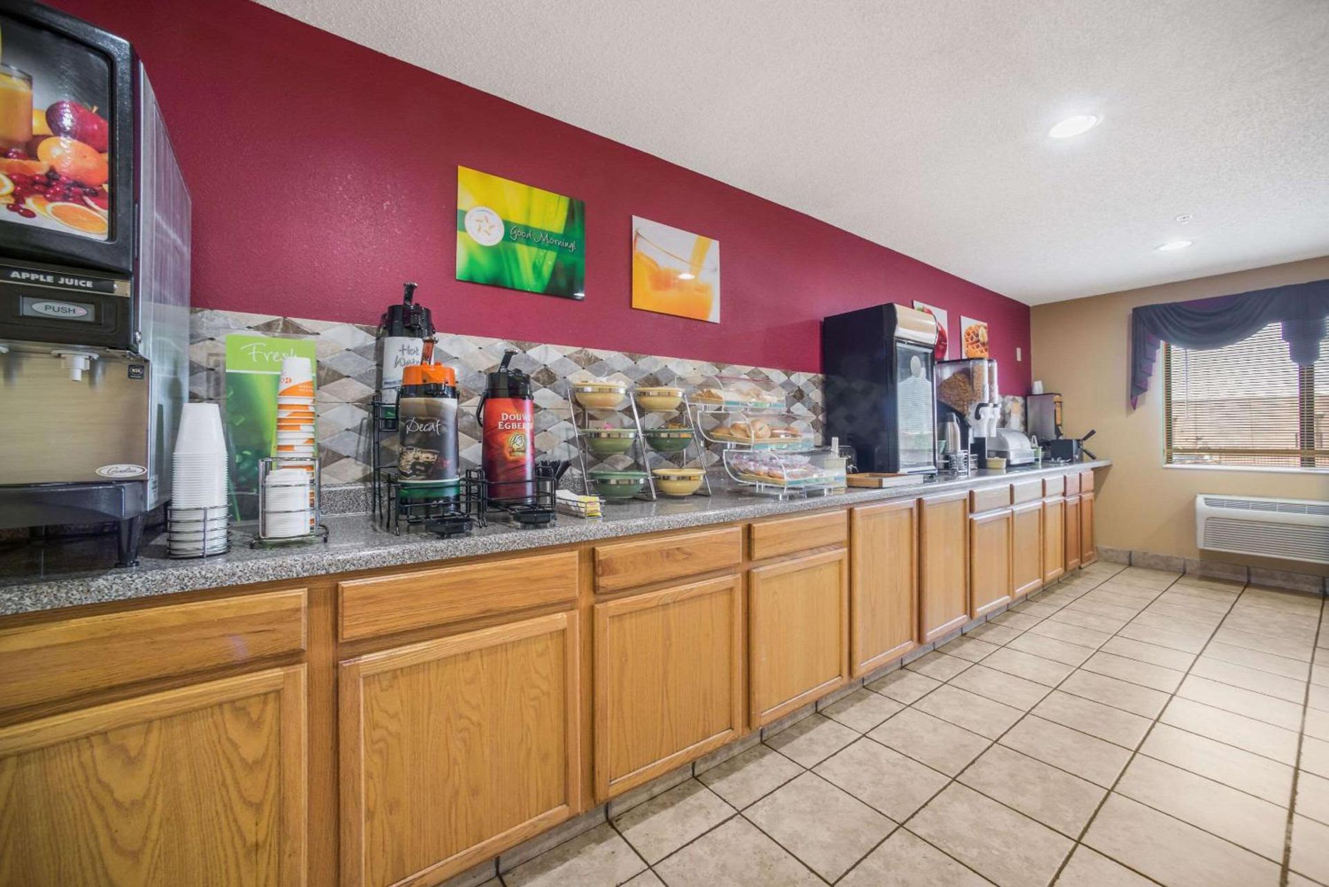 Quality Inn O'Fallon IL - St Louis photo 5