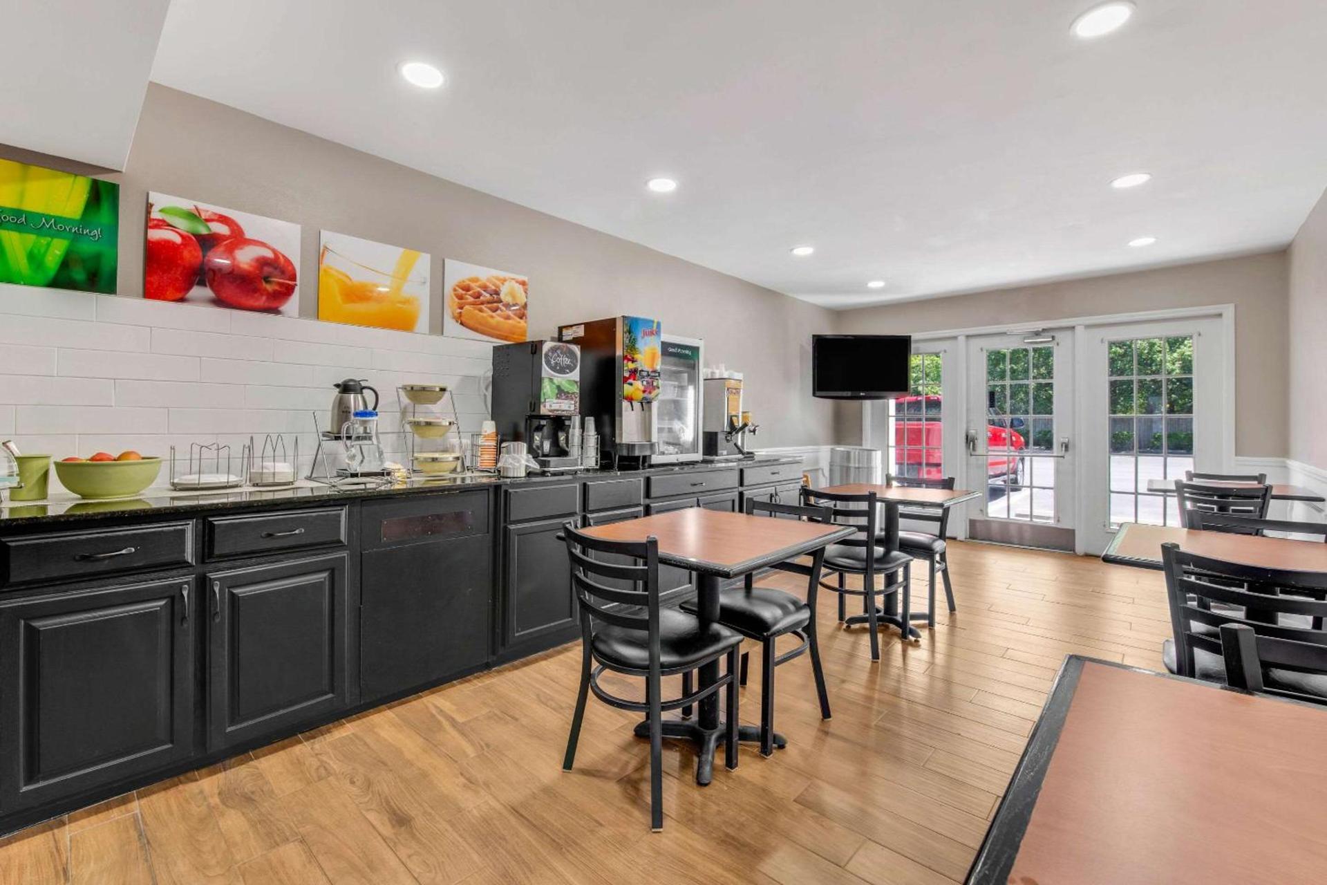 Quality Inn Laurinburg photo 10