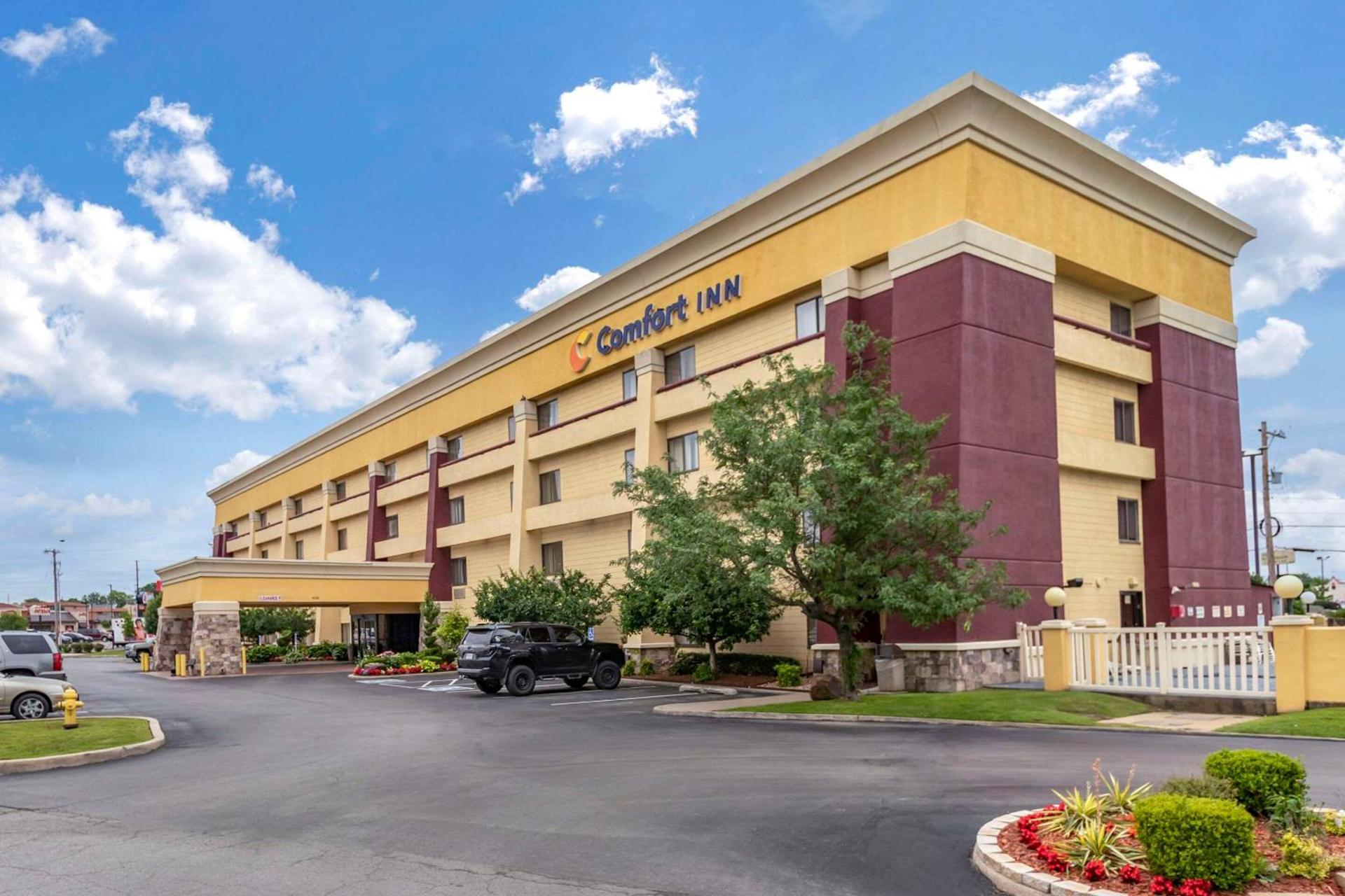 Comfort Inn Tulsa Midtown photo 1