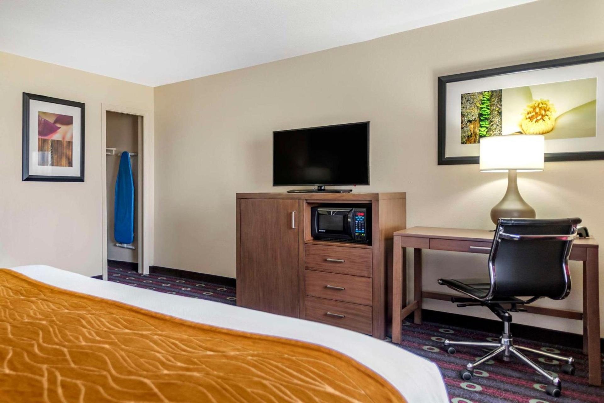Comfort Inn Tulsa Midtown photo 9