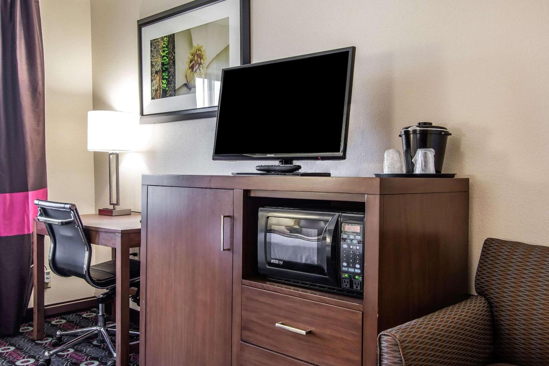 Comfort Inn Tulsa Midtown photo 17