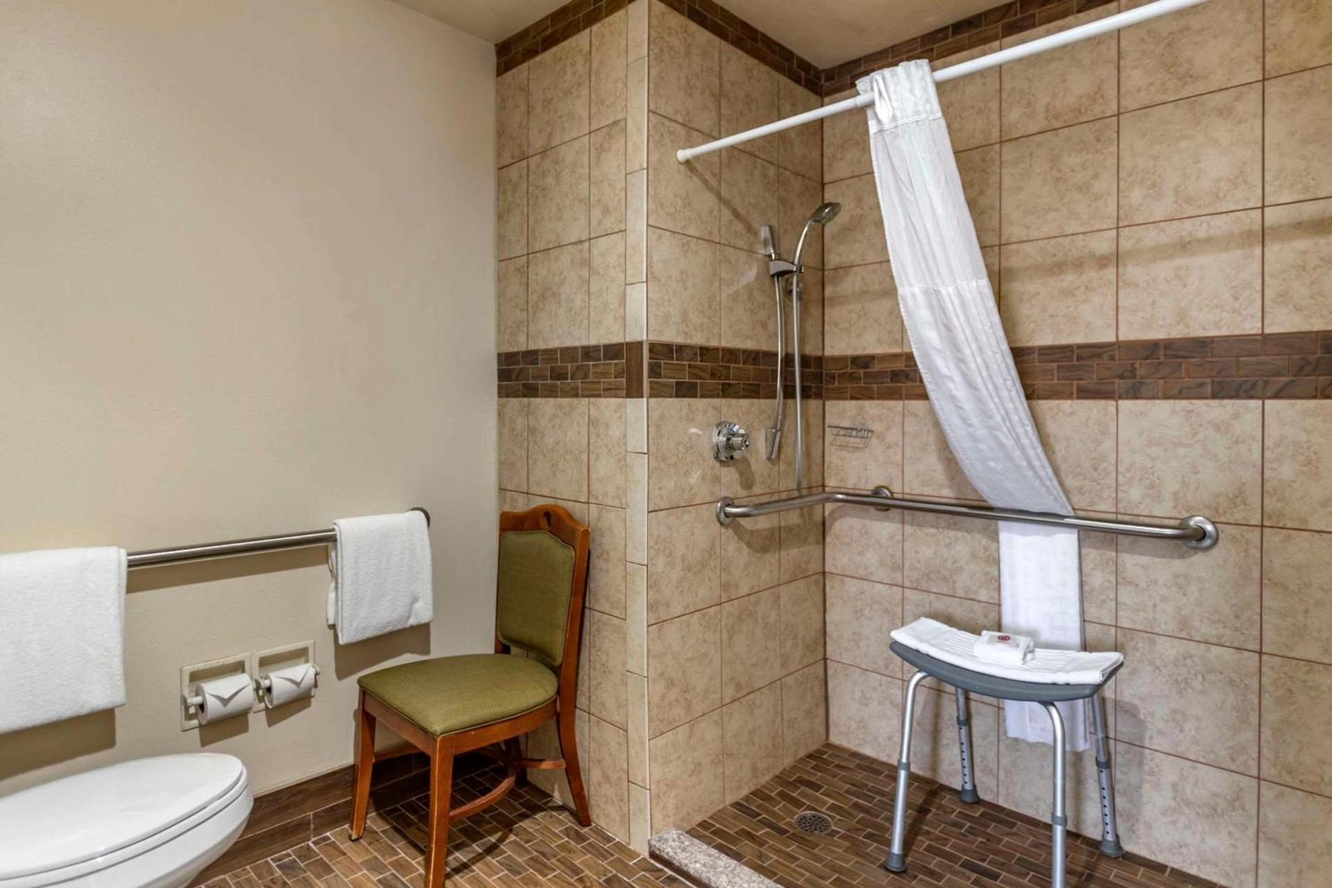 Comfort Inn Tulsa Midtown photo 26