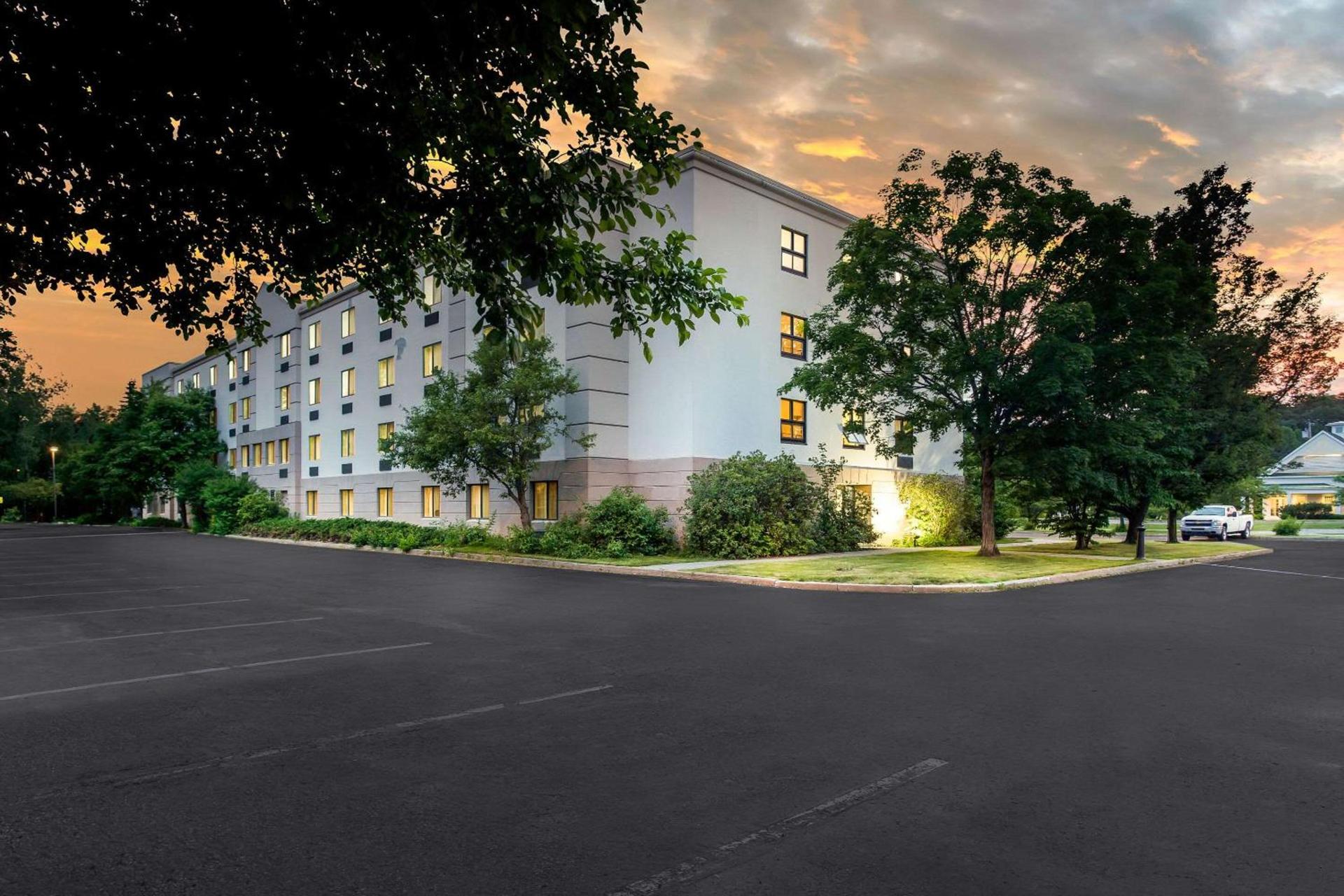 Comfort Inn White River Junction photo 8