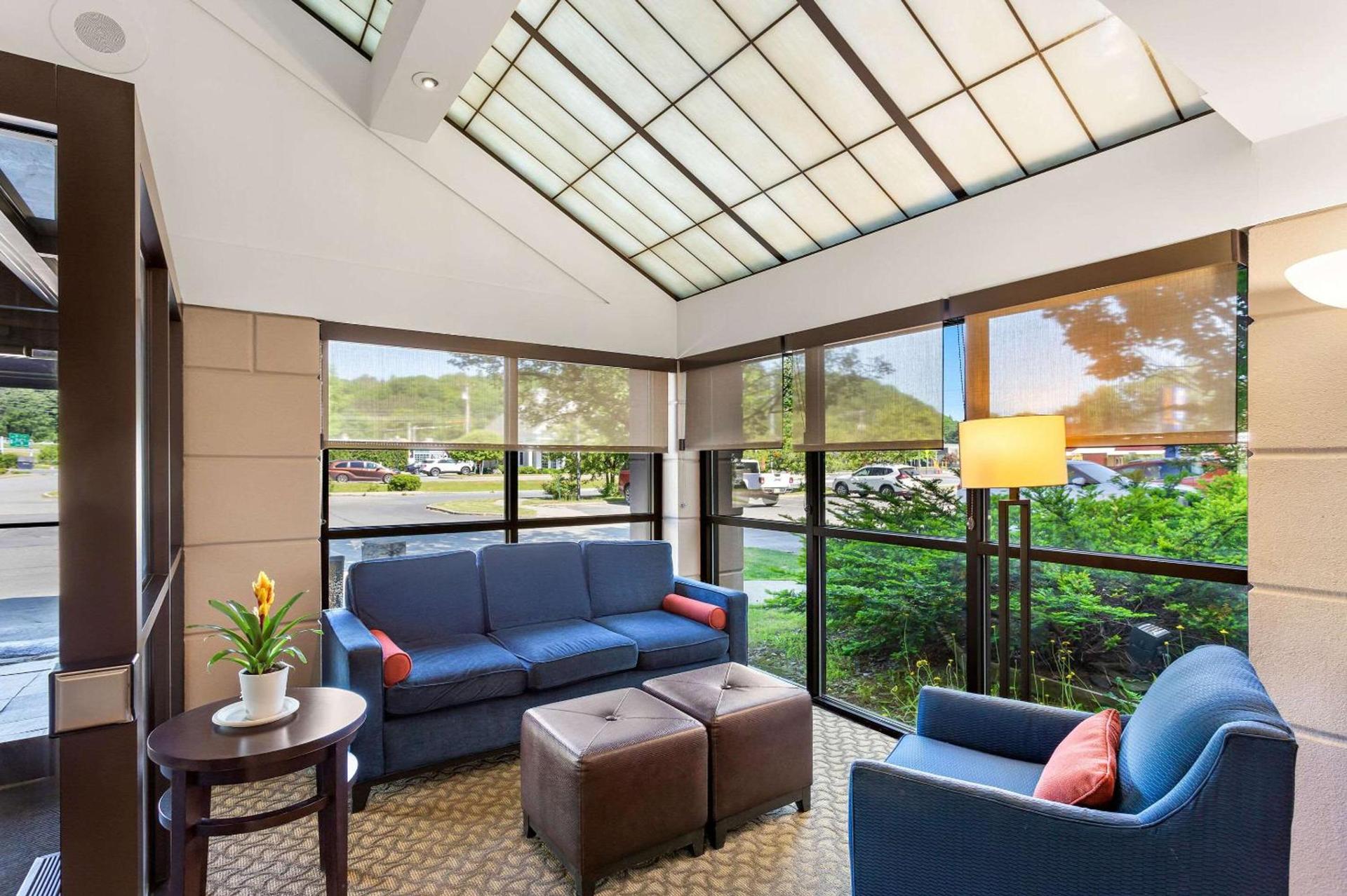 Comfort Inn White River Junction photo 12
