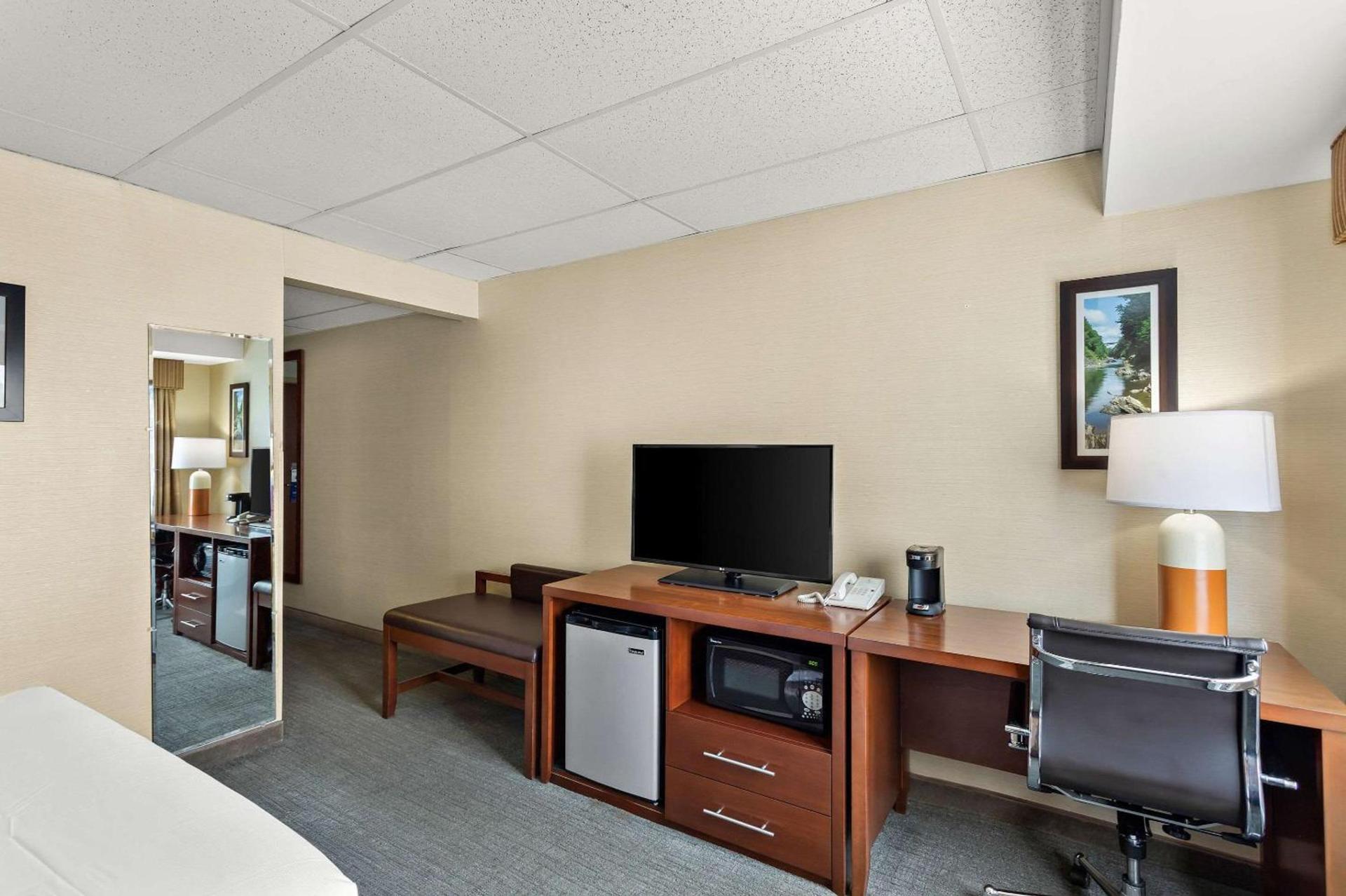 Comfort Inn White River Junction photo 19