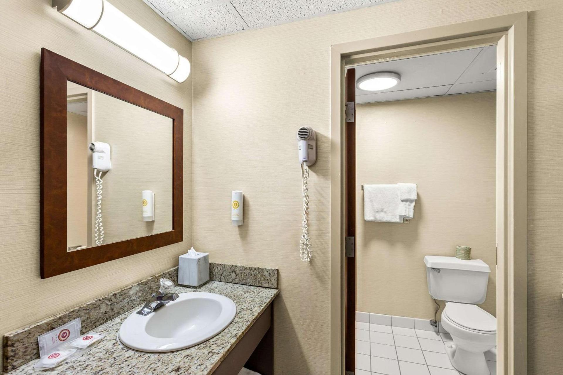 Comfort Inn White River Junction photo 27
