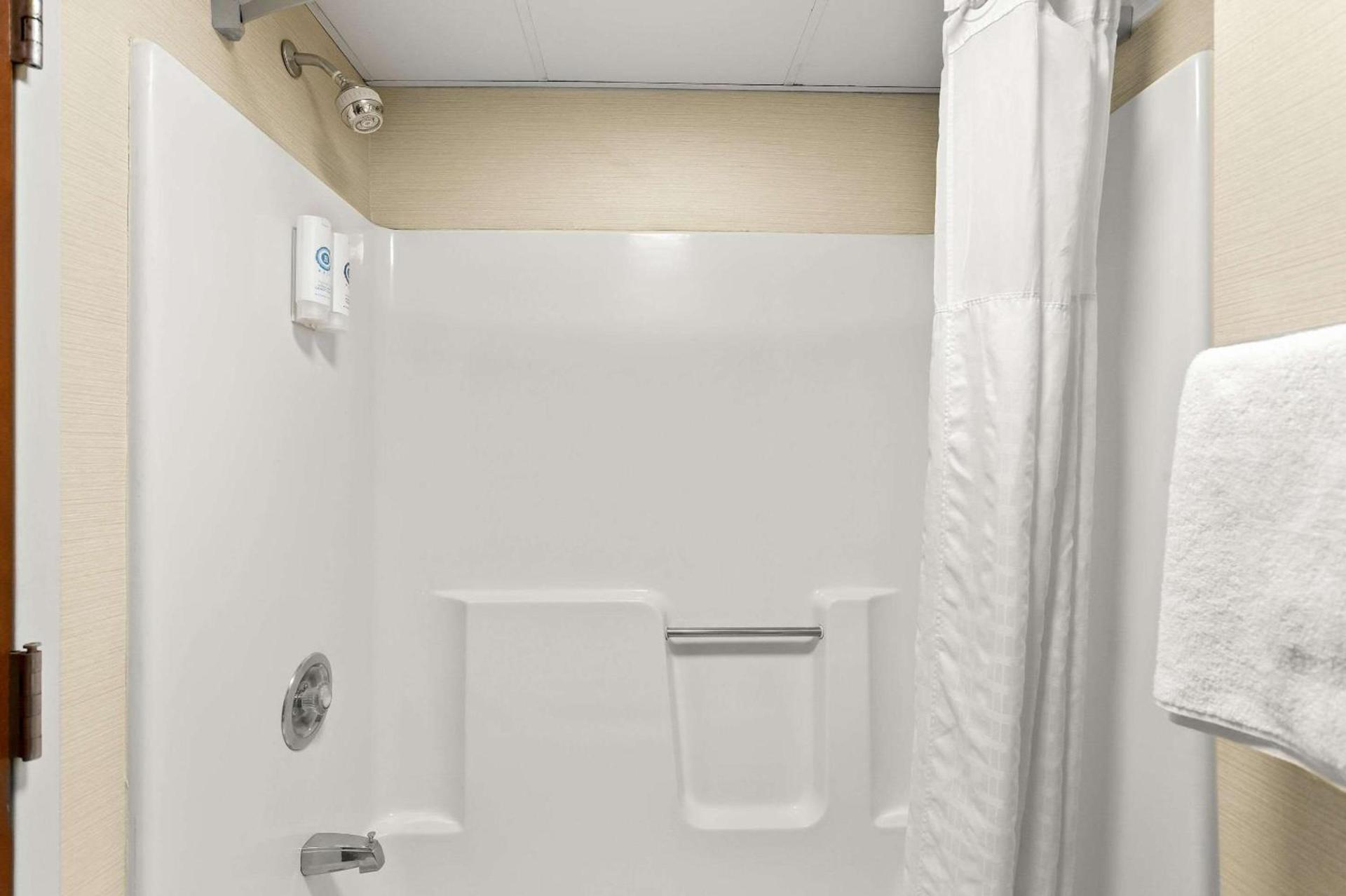 Comfort Inn White River Junction photo 28