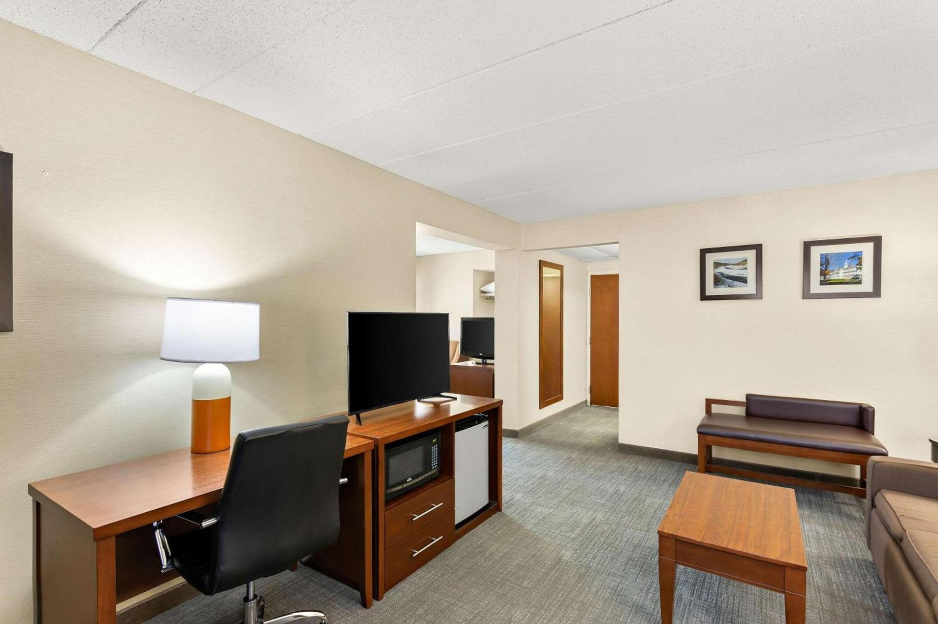 Comfort Inn White River Junction photo 34