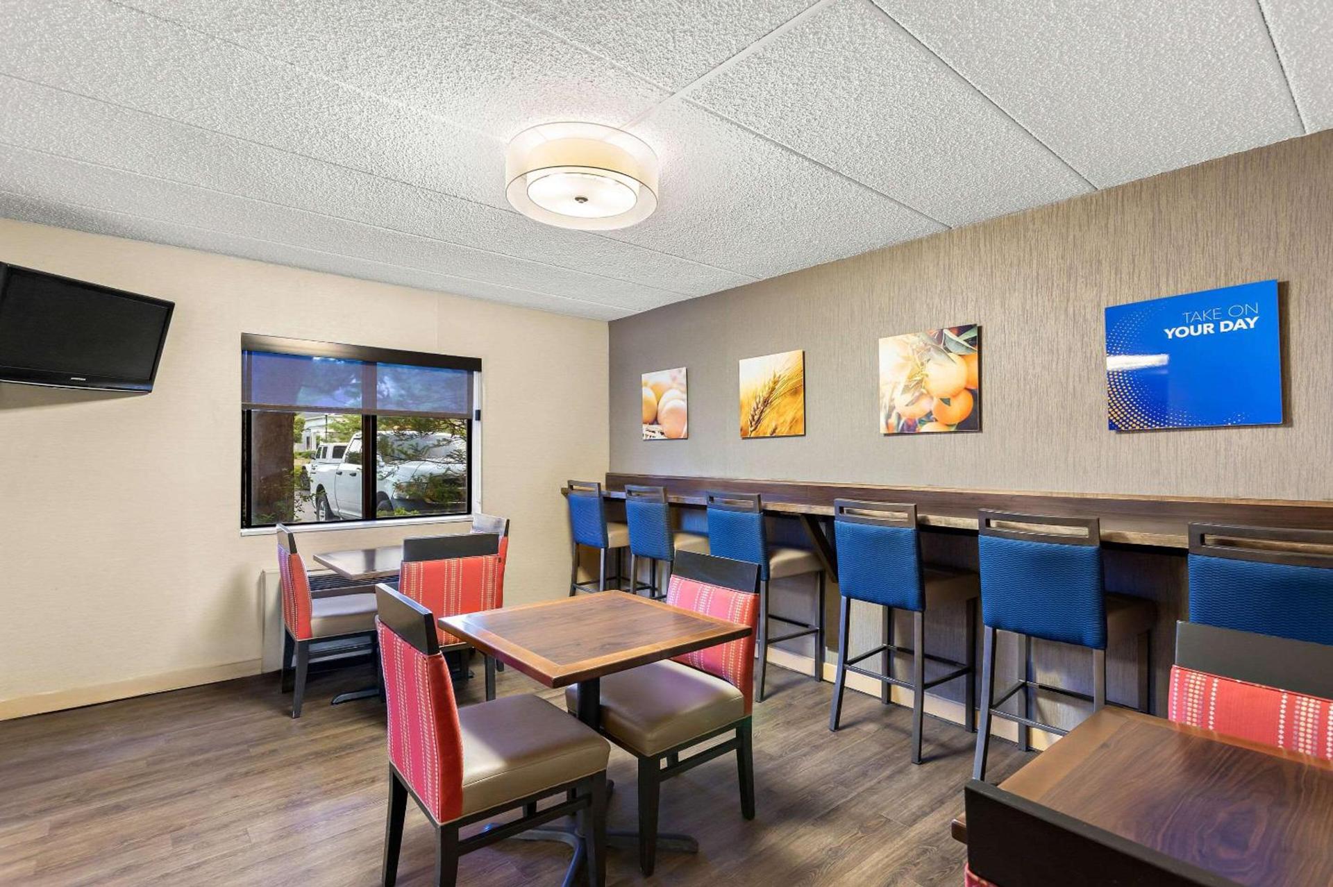 Comfort Inn White River Junction photo 42