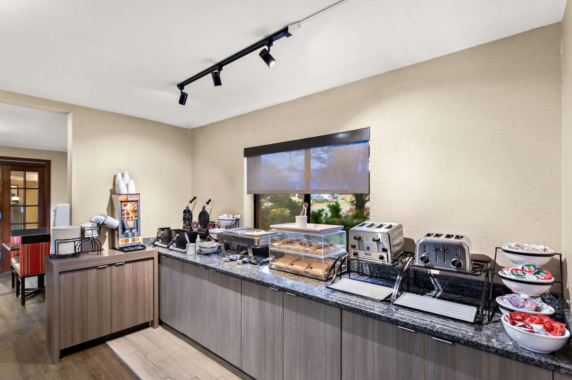 Comfort Inn White River Junction photo 45