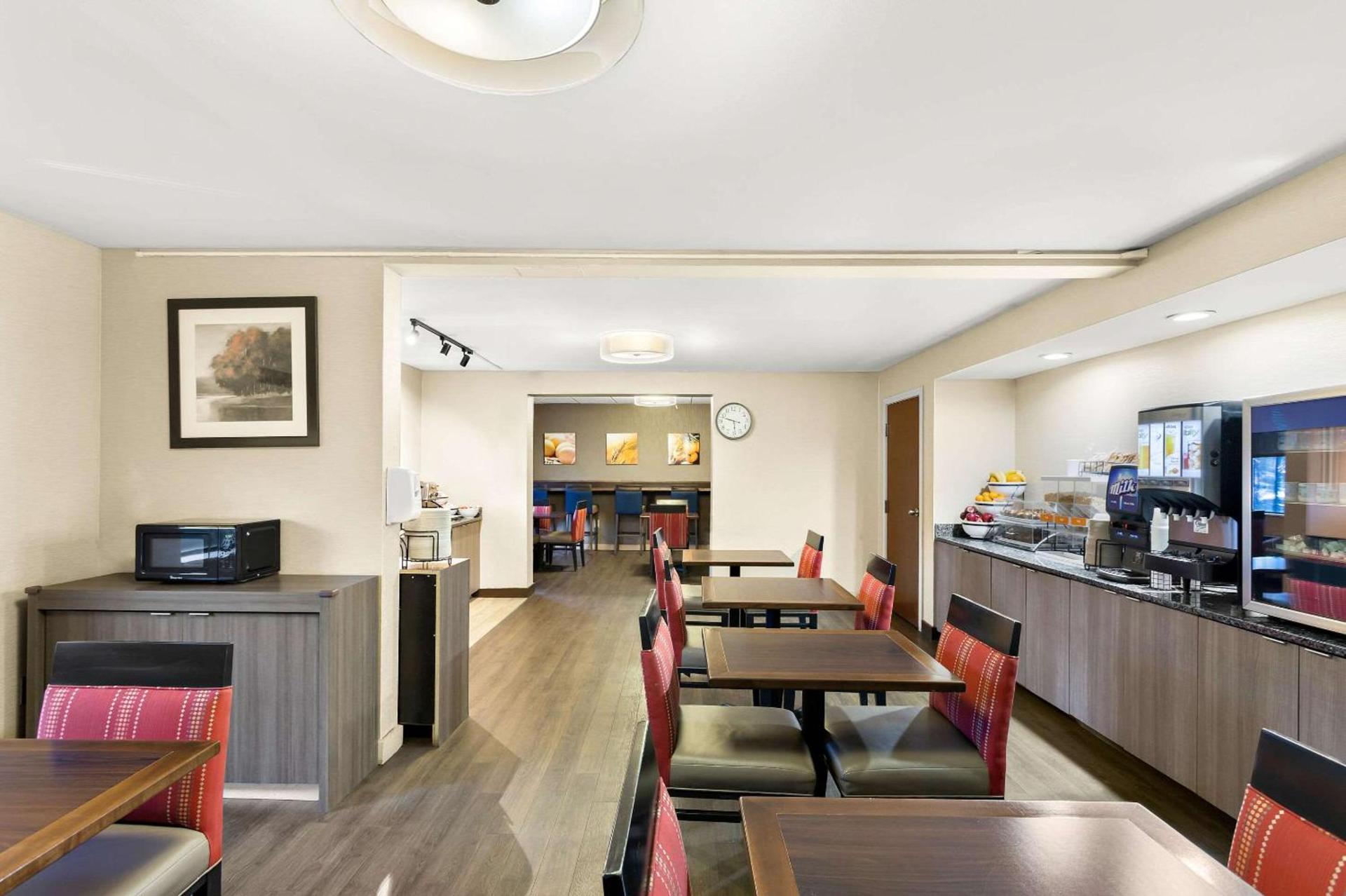 Comfort Inn White River Junction photo 46