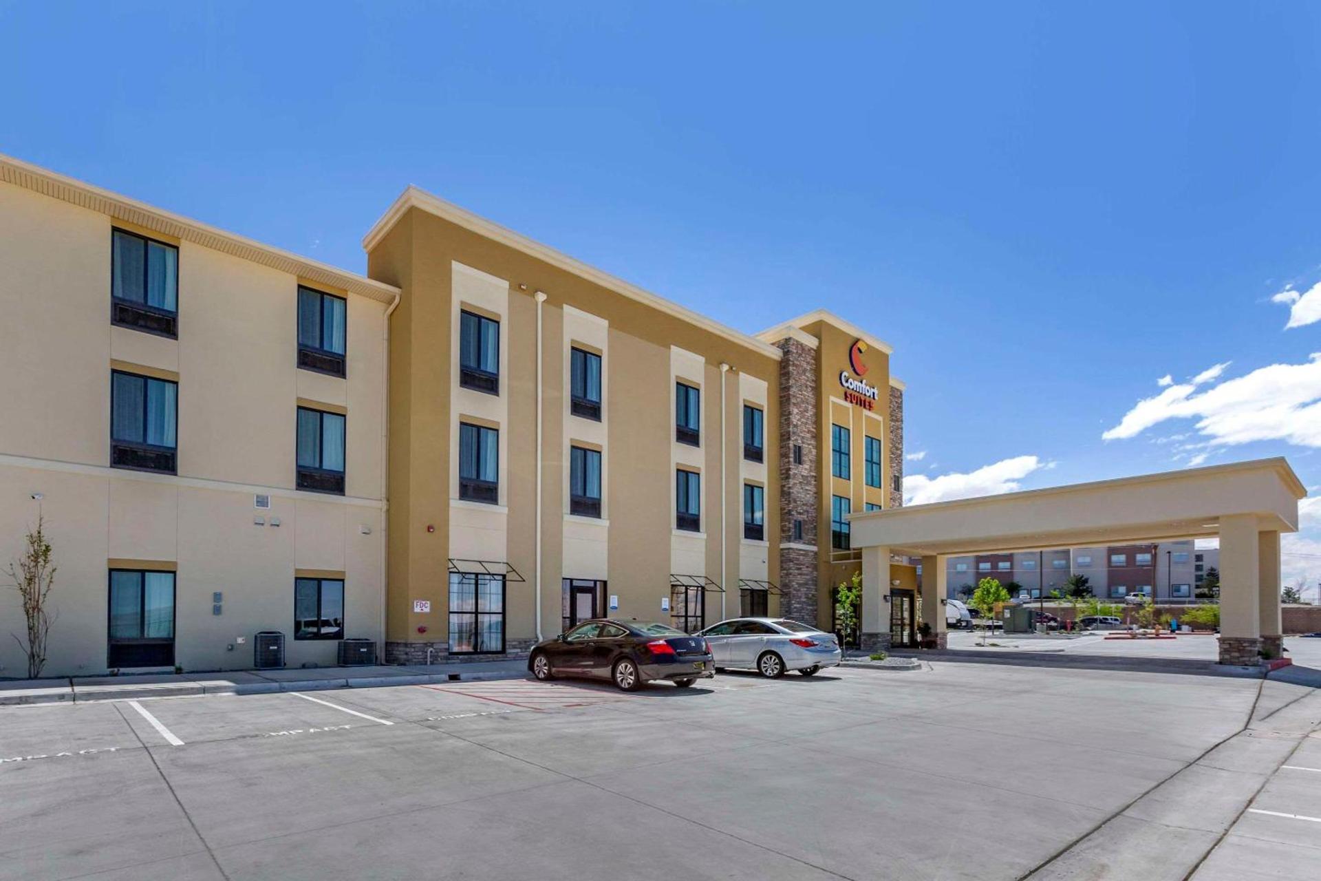 Comfort Suites Albuquerque Airport photo 2