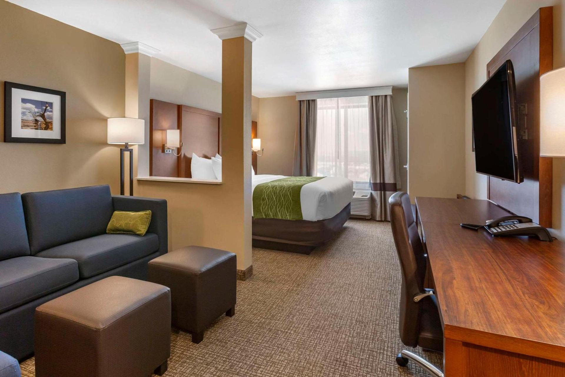 Comfort Suites Albuquerque Airport photo 8