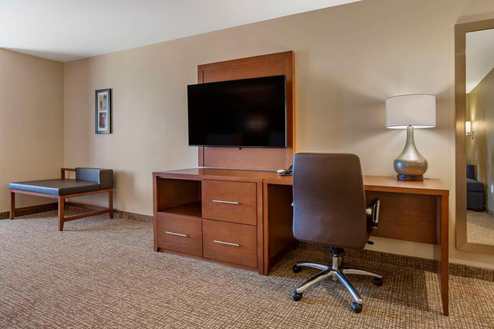 Comfort Suites Albuquerque Airport photo 14