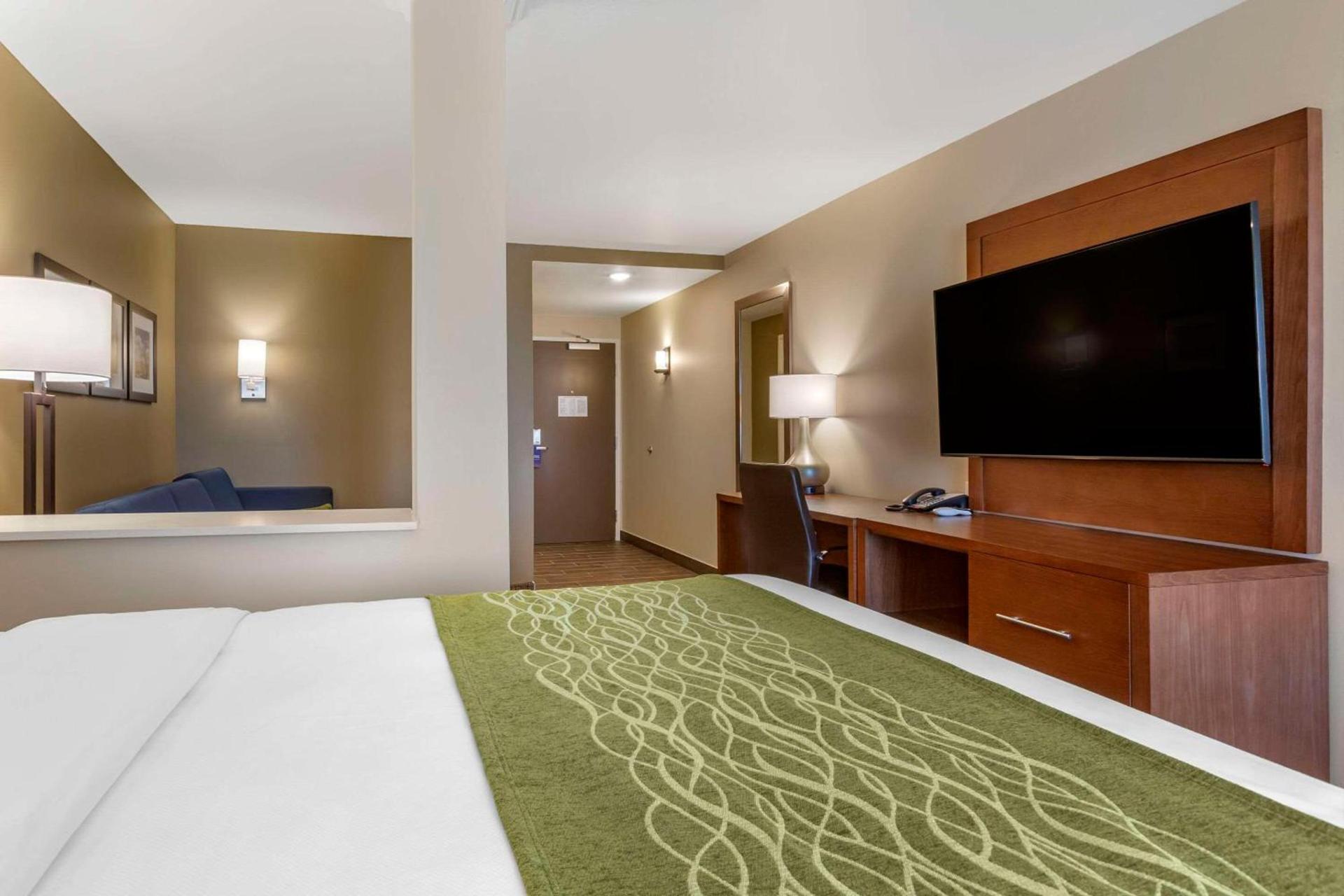 Comfort Suites Albuquerque Airport photo 19