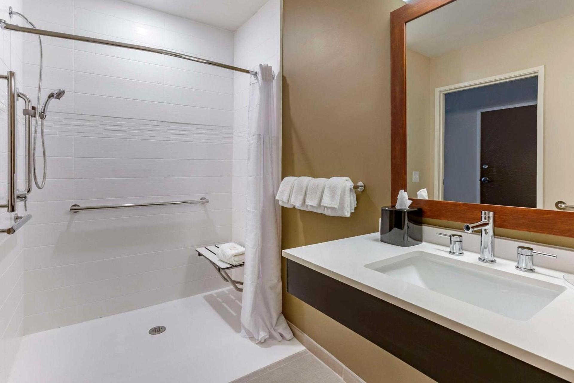 Comfort Suites Albuquerque Airport photo 21