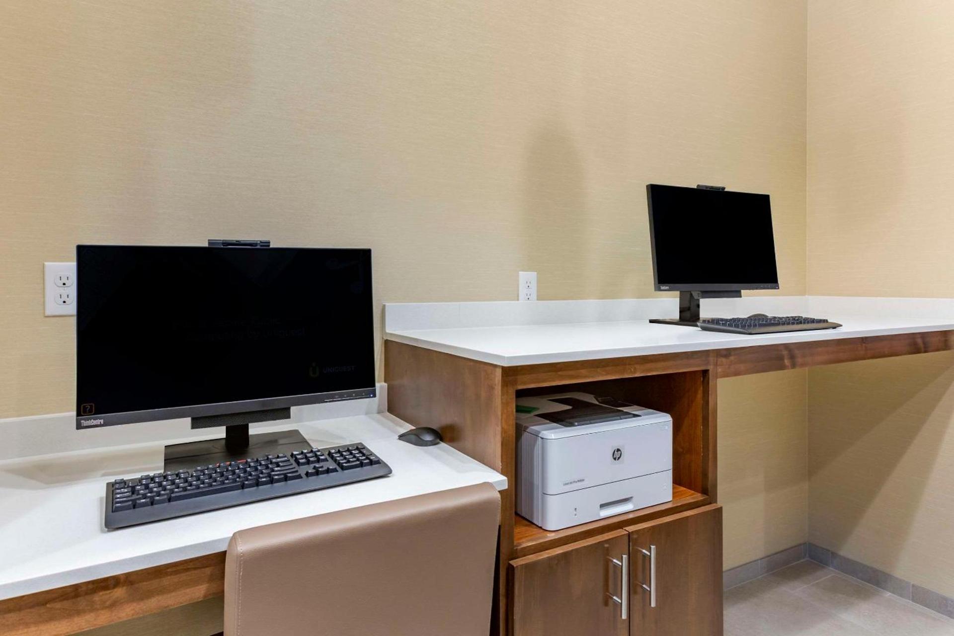 Comfort Suites Albuquerque Airport photo 28