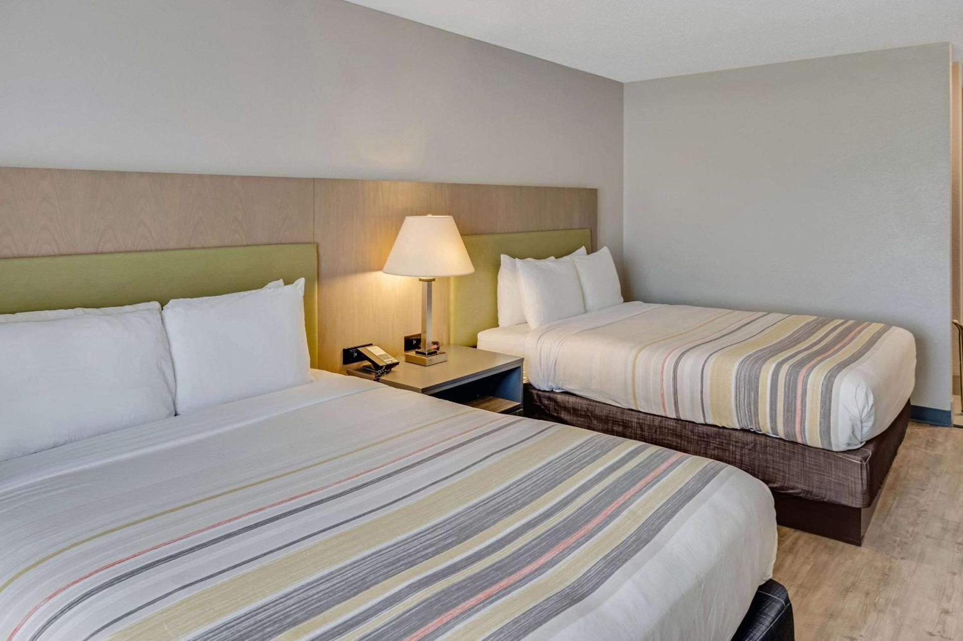 Country Inn & Suites by Radisson, Grand Rapids Airport, MI photo 13