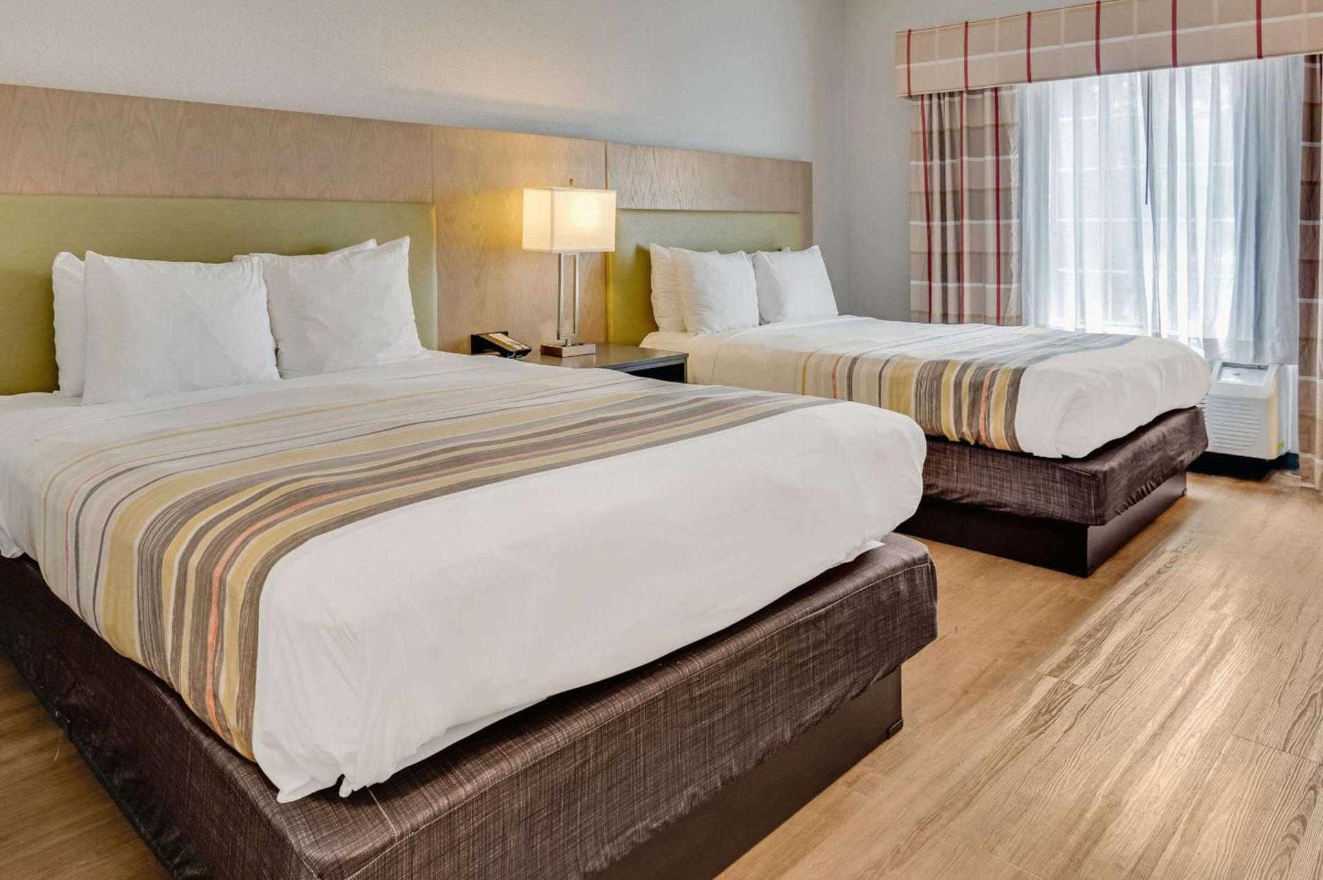 Country Inn & Suites by Radisson, Grand Rapids Airport, MI photo 17