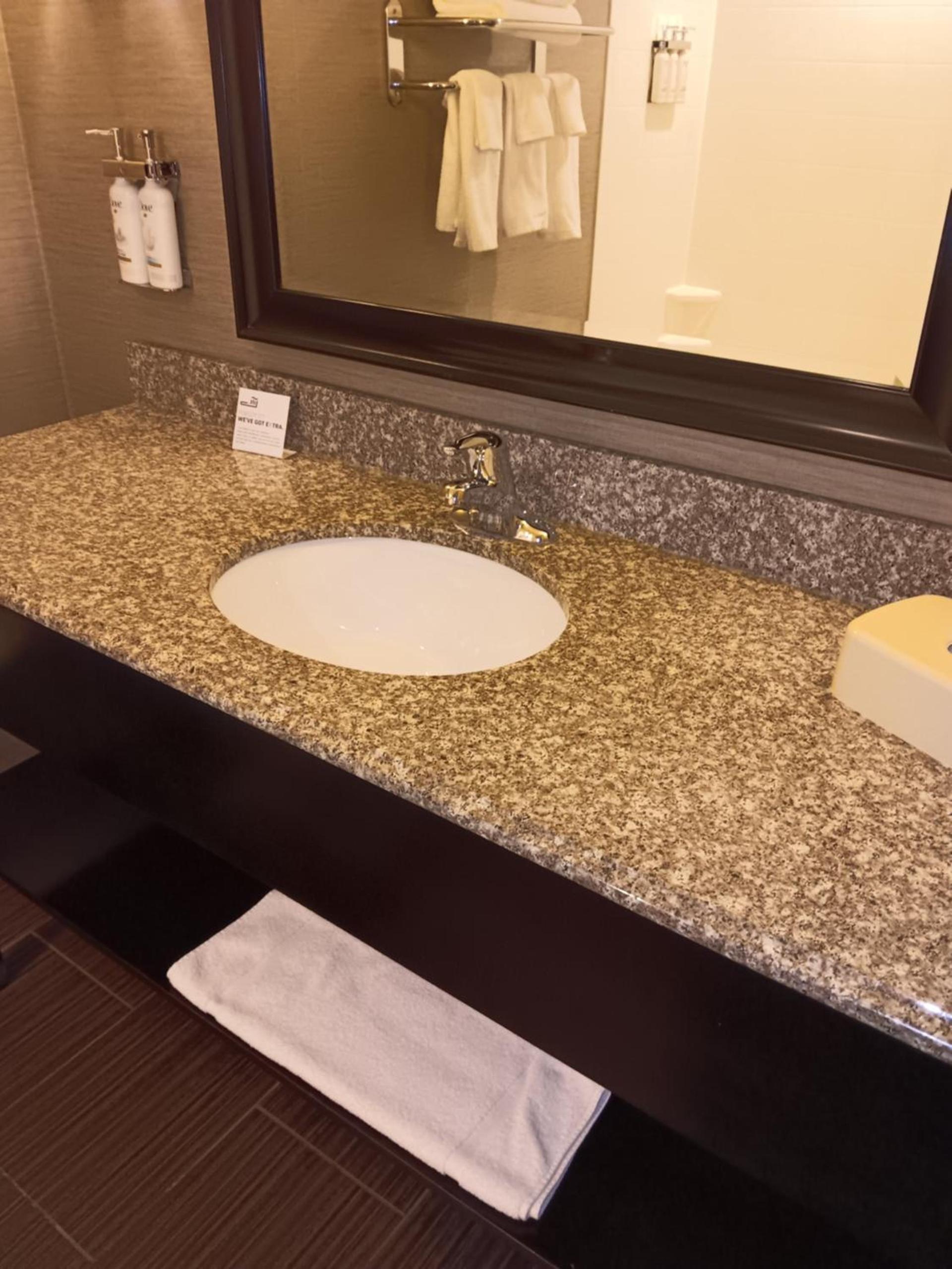 Holiday Inn Express and Suites - Bradford by IHG photo 4