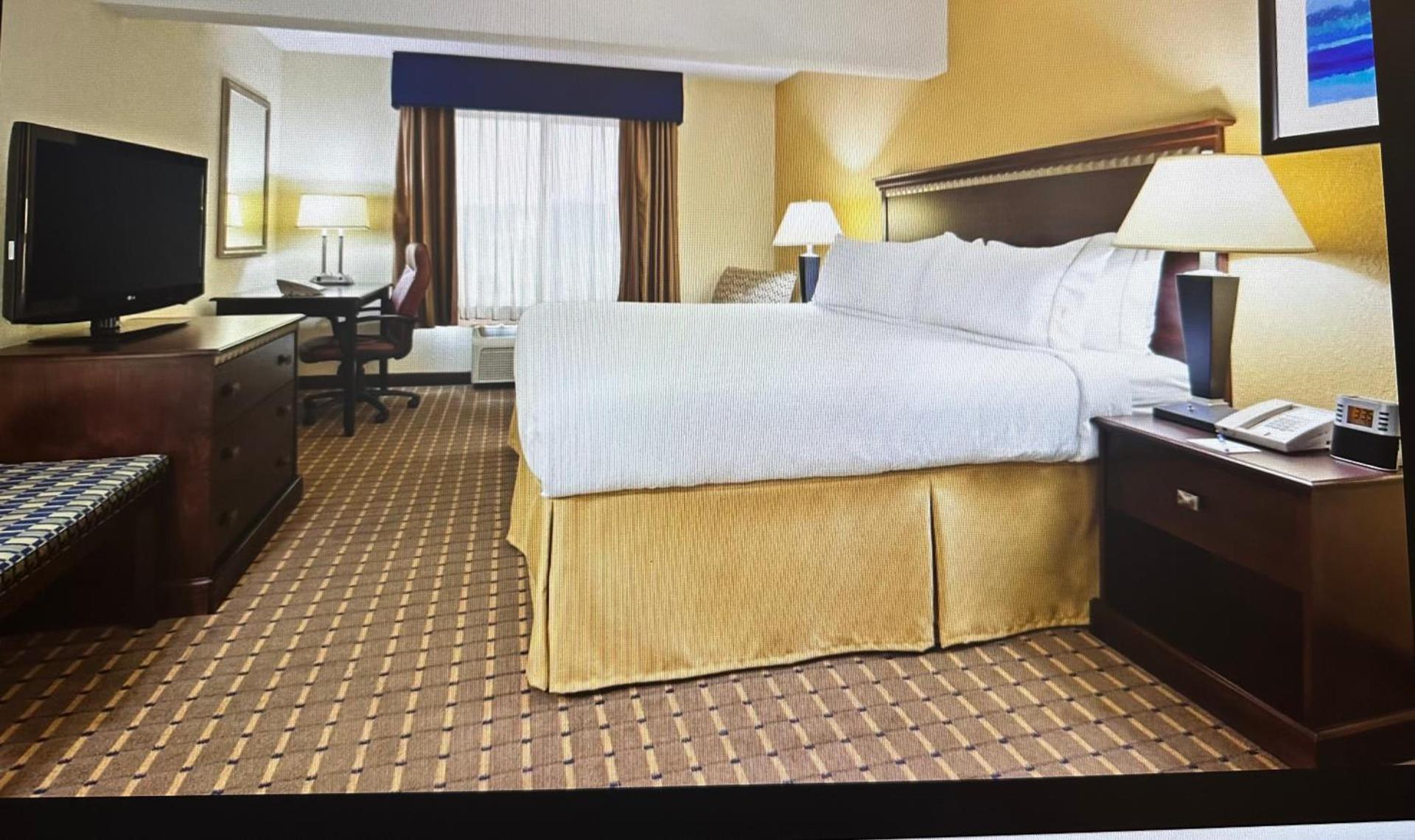Holiday Inn Express and Suites Allentown West by IHG photo 2