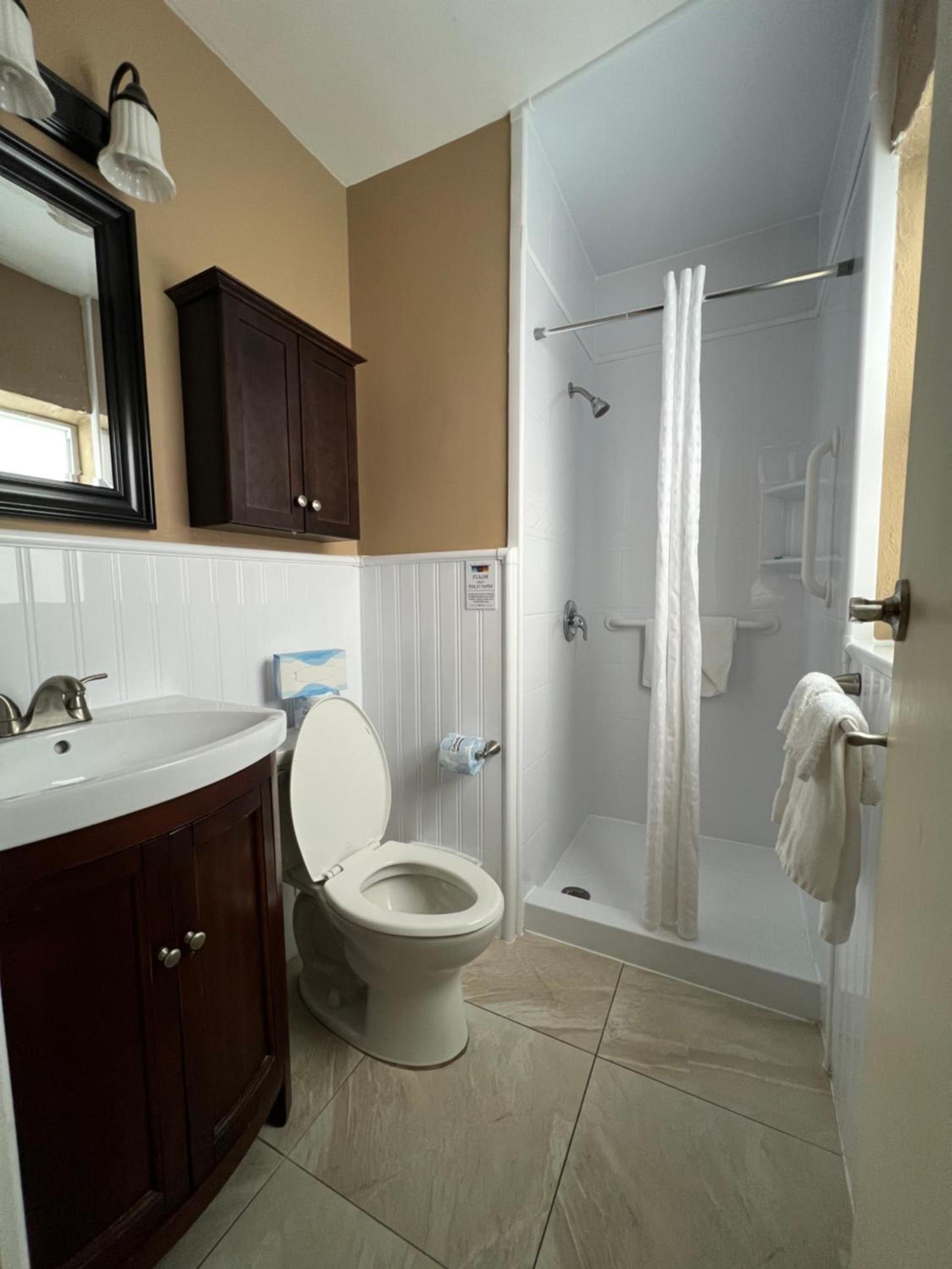 Enchanted Isle Hollywood Beach Resort photo 15