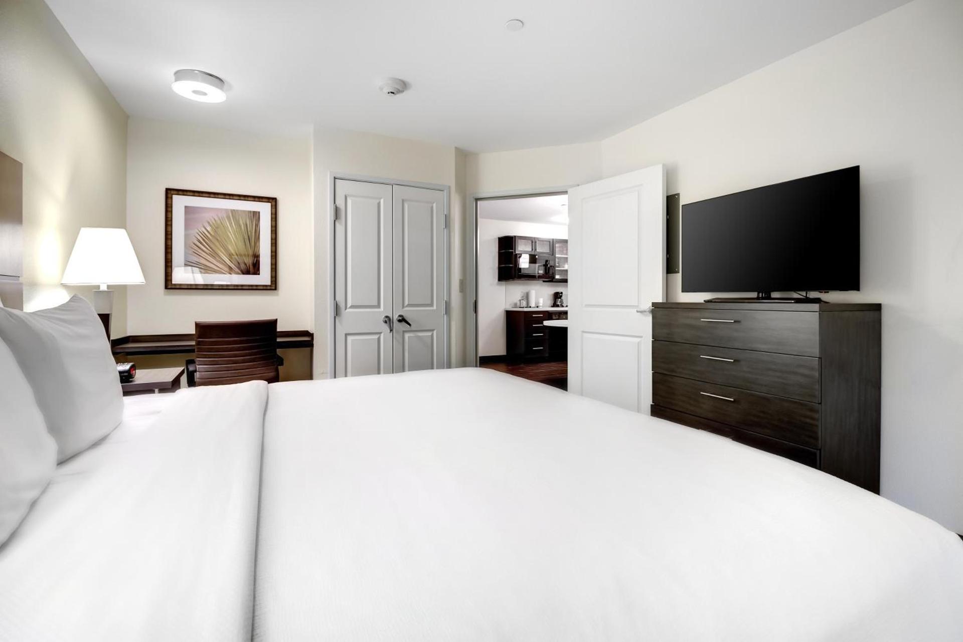 Candlewood Suites Waco by IHG photo 3