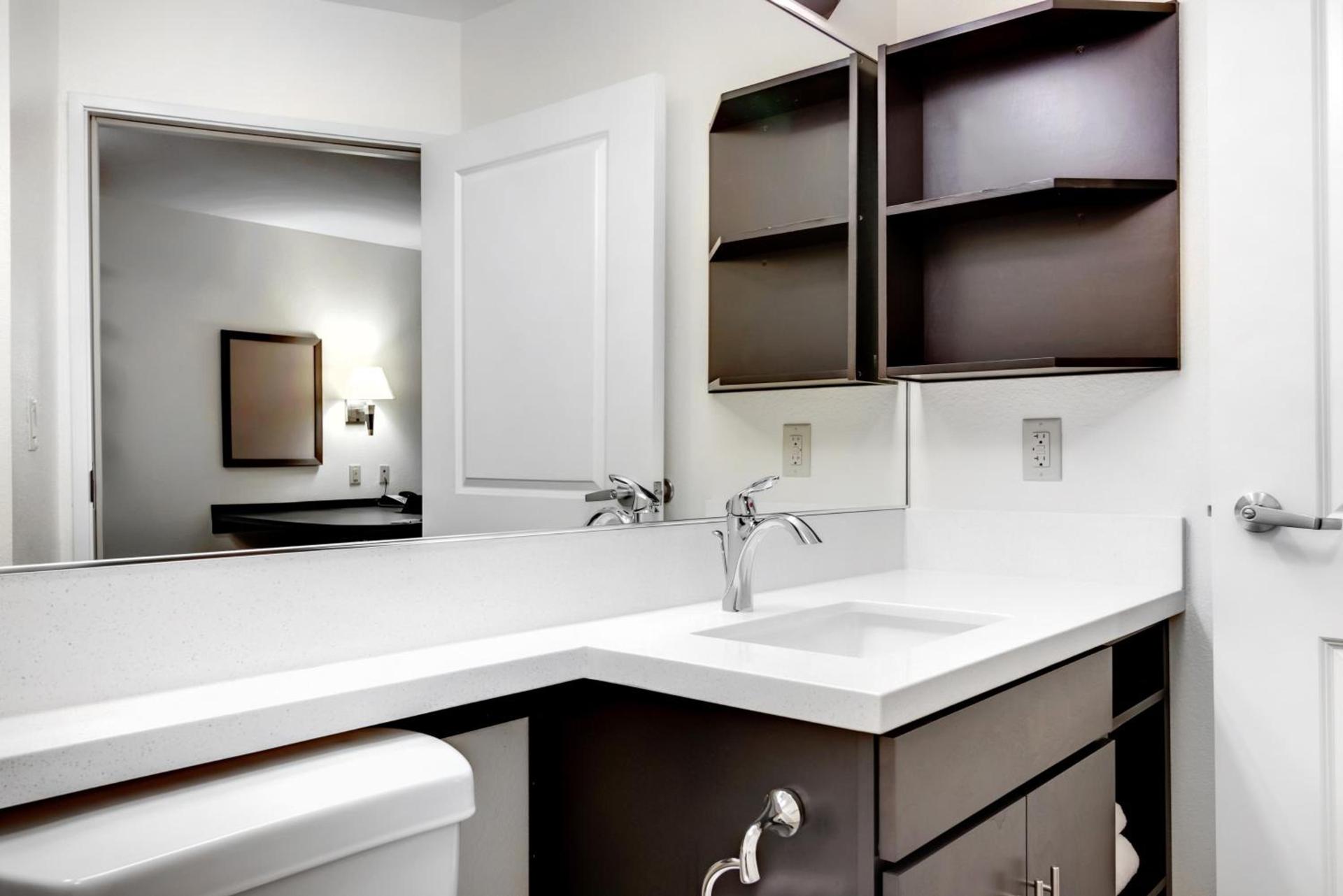 Candlewood Suites Waco by IHG photo 5