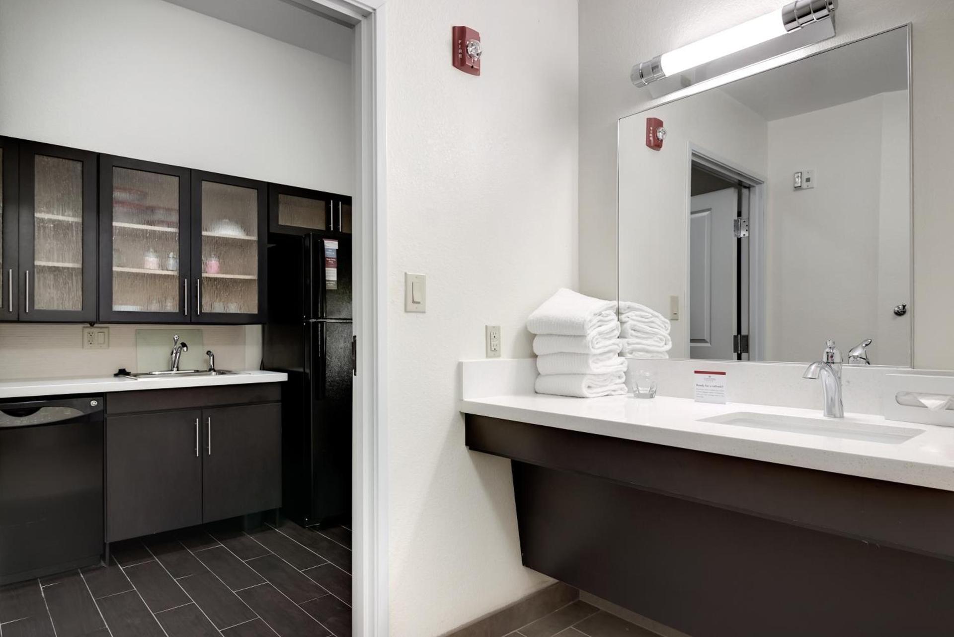 Candlewood Suites Waco by IHG photo 10