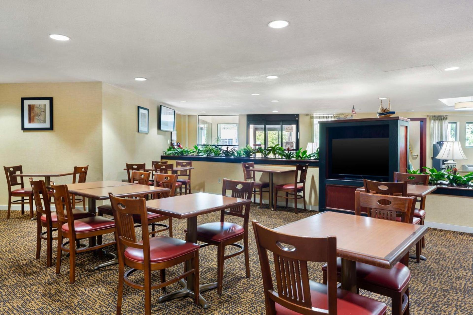 Best Western Rockland photo 31